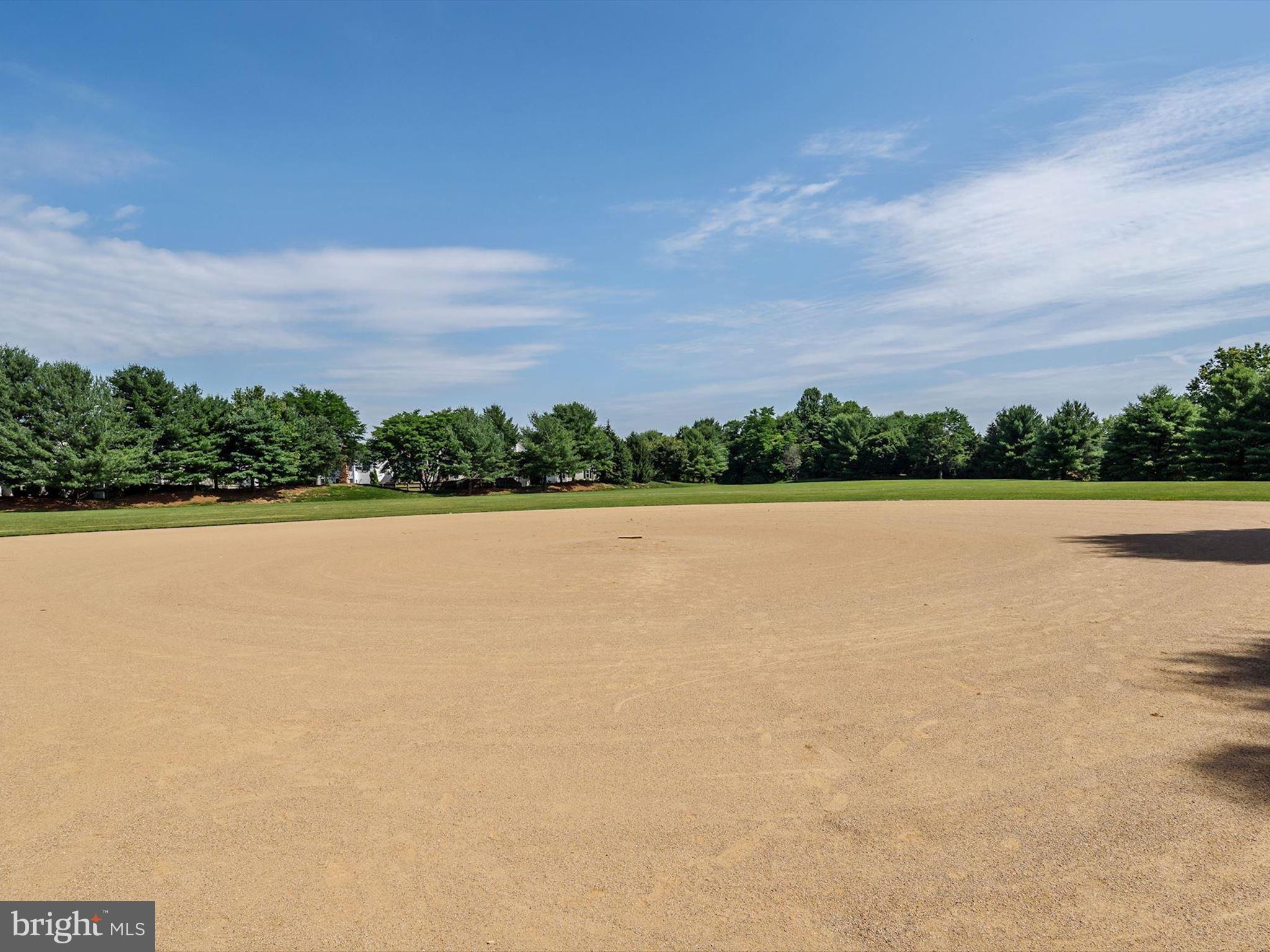 CHRISTOPHER COURT - Residential