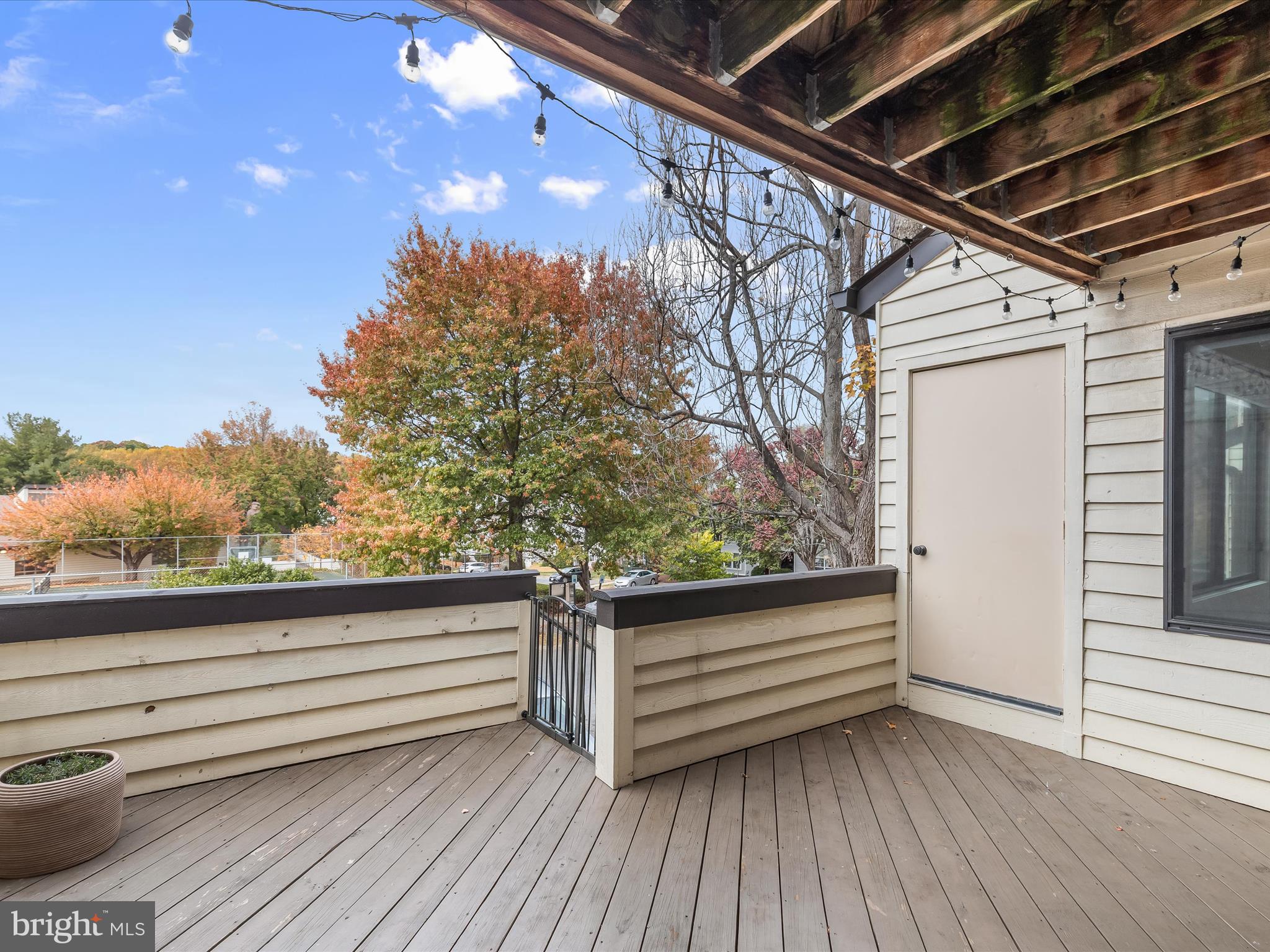 CHRISTOPHER COURT - Residential