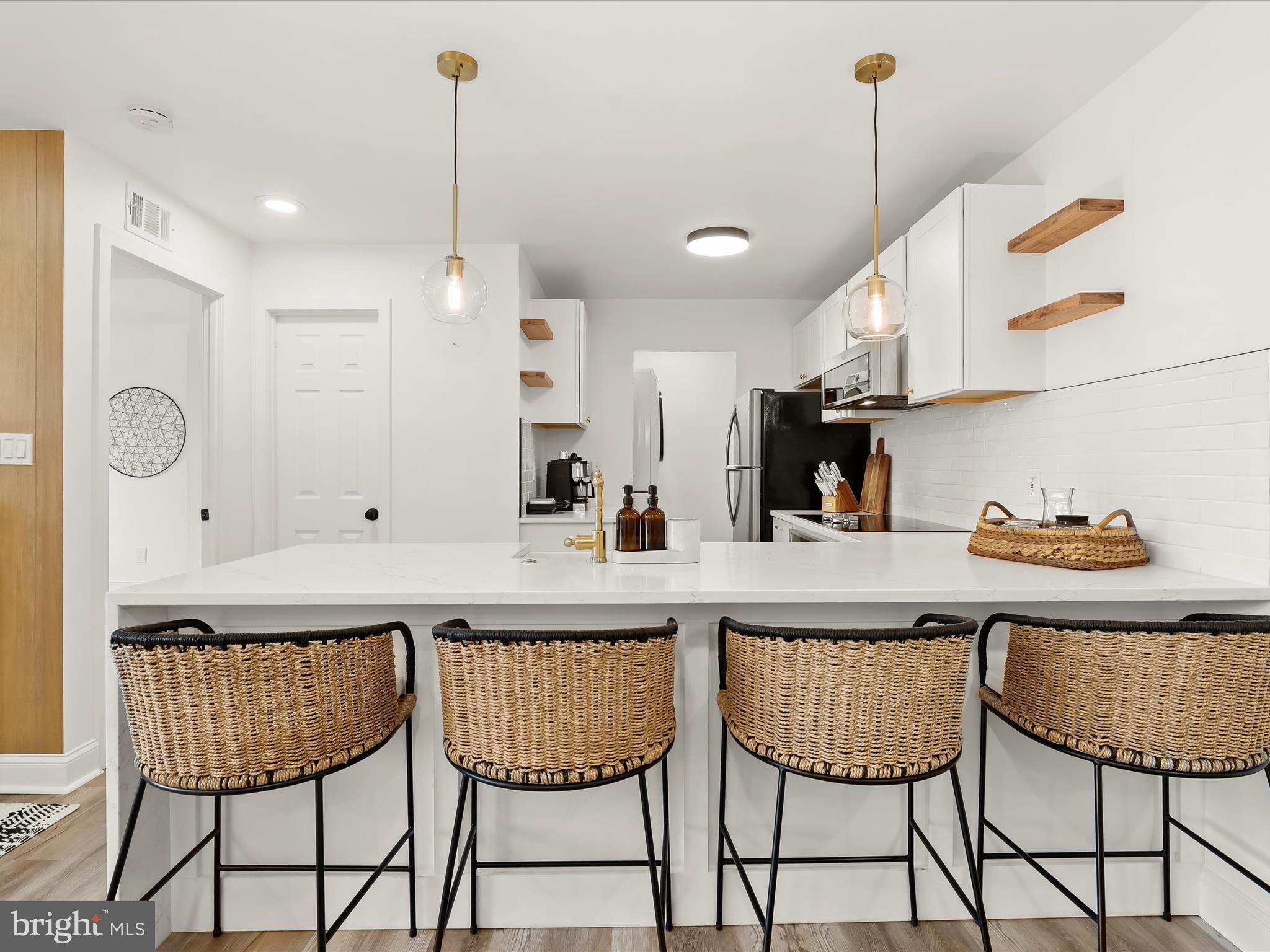 CHRISTOPHER COURT - Residential