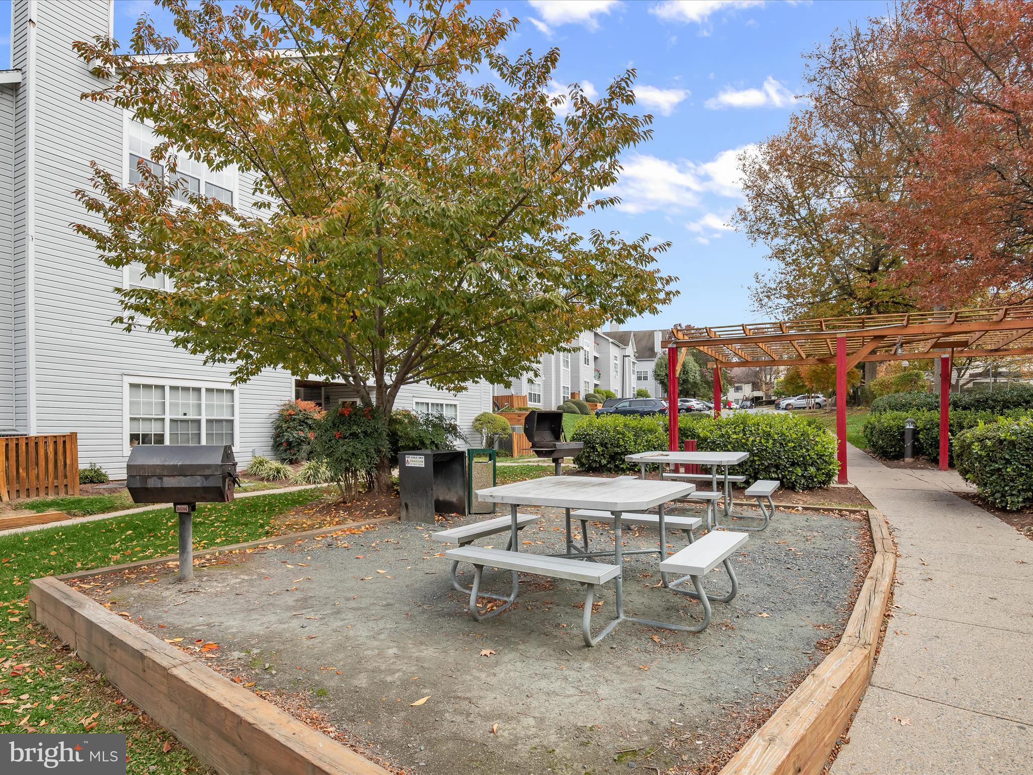 CHRISTOPHER COURT - Residential