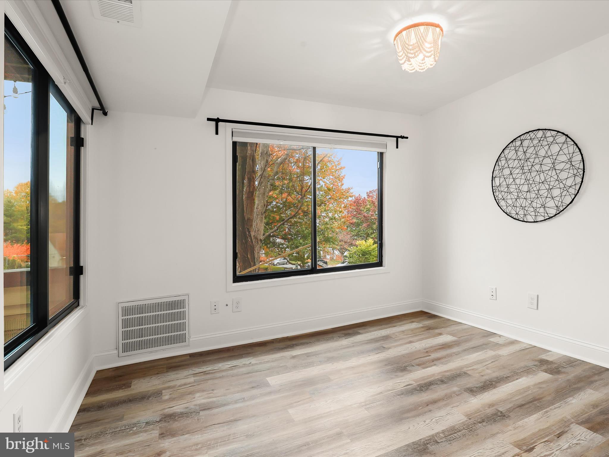 CHRISTOPHER COURT - Residential