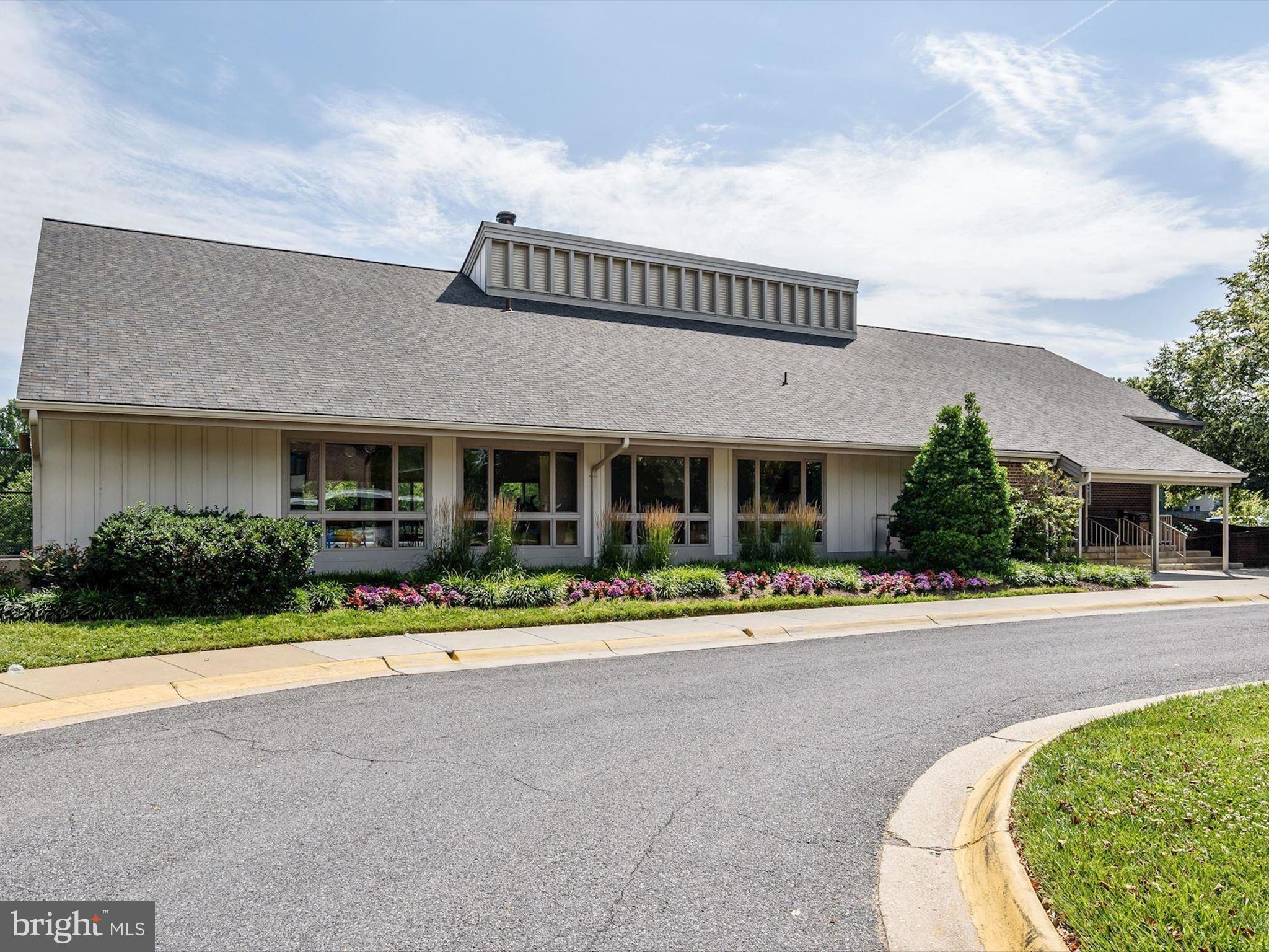 CHRISTOPHER COURT - Residential