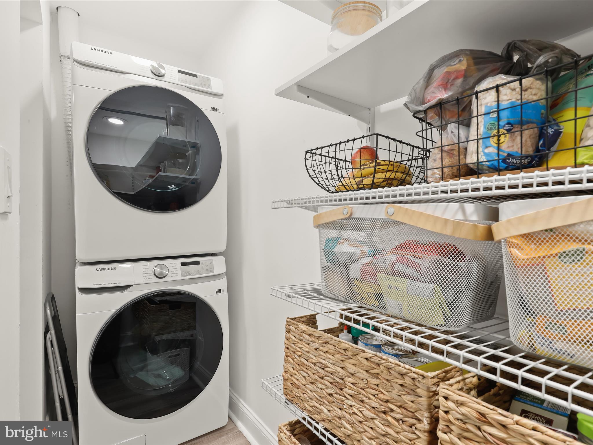 CHRISTOPHER COURT - Residential