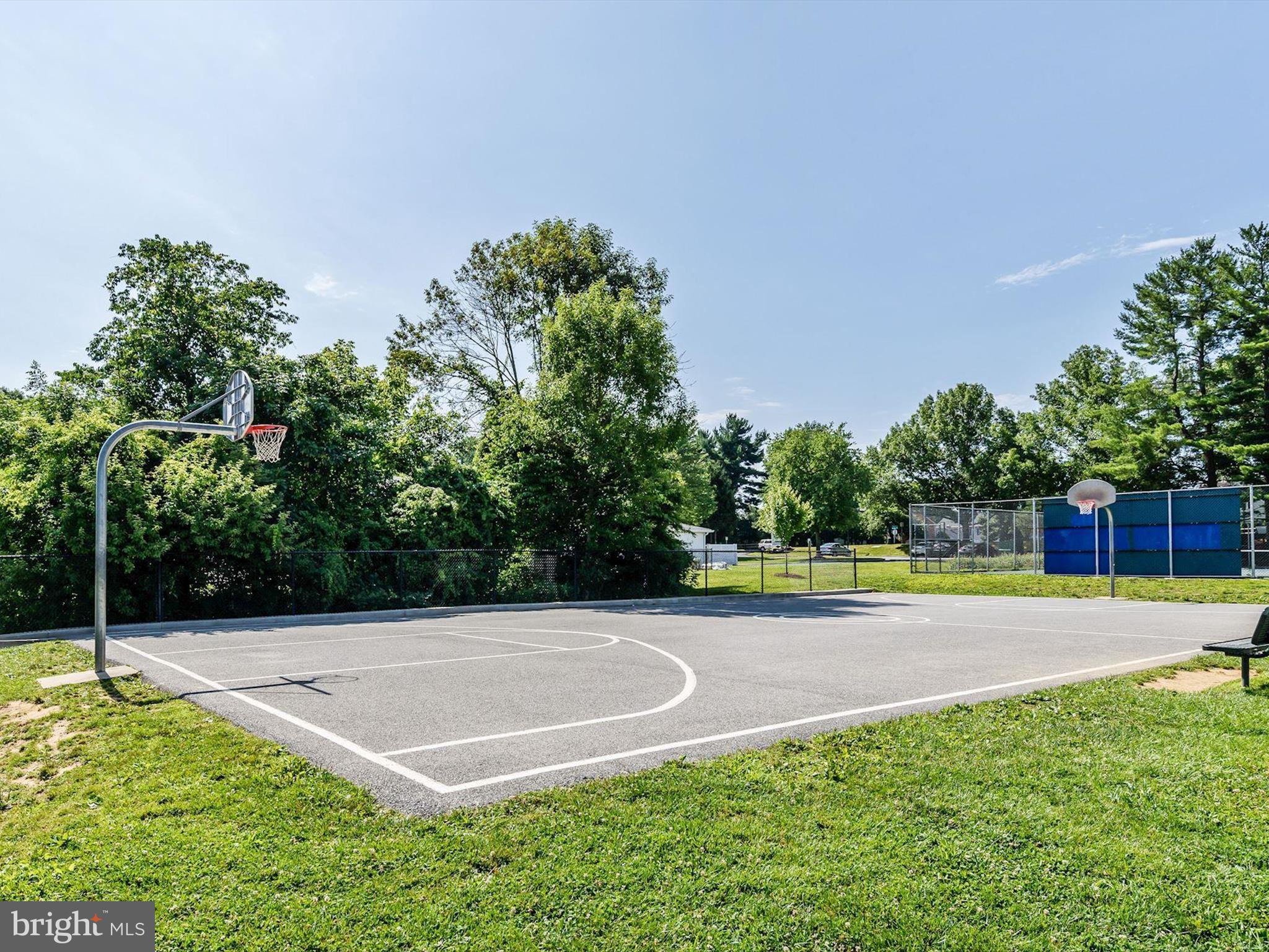 CHRISTOPHER COURT - Residential