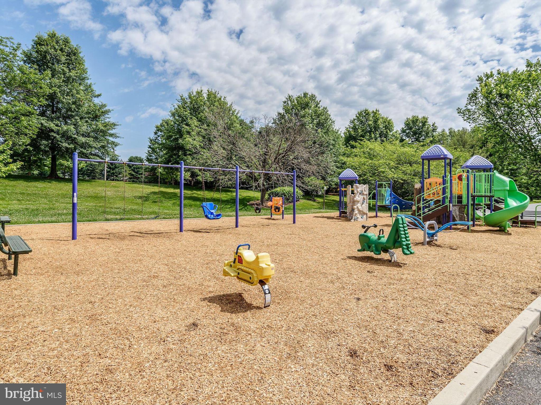 CHRISTOPHER COURT - Residential