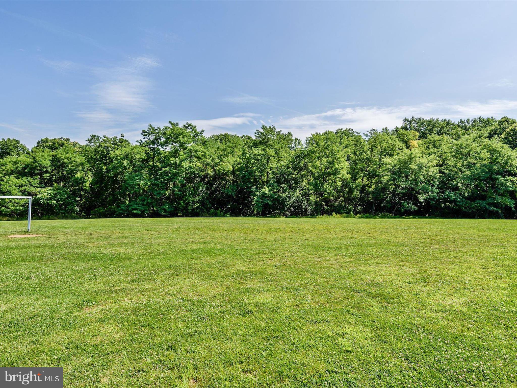 CHRISTOPHER COURT - Residential