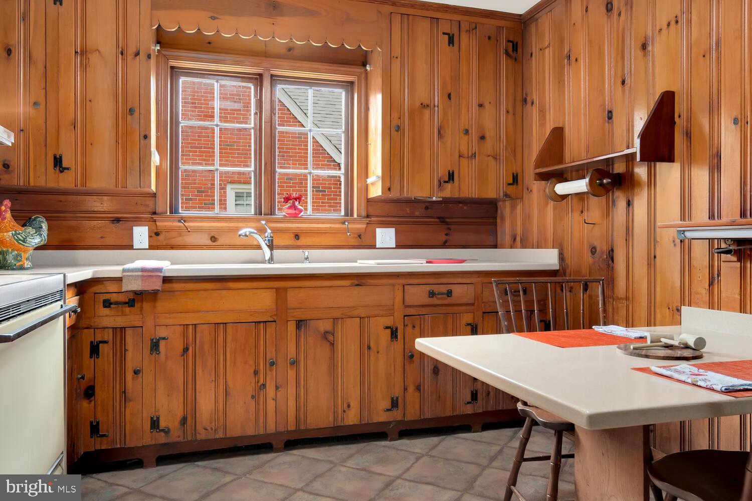 COLLEGE HEIGHTS - Residential