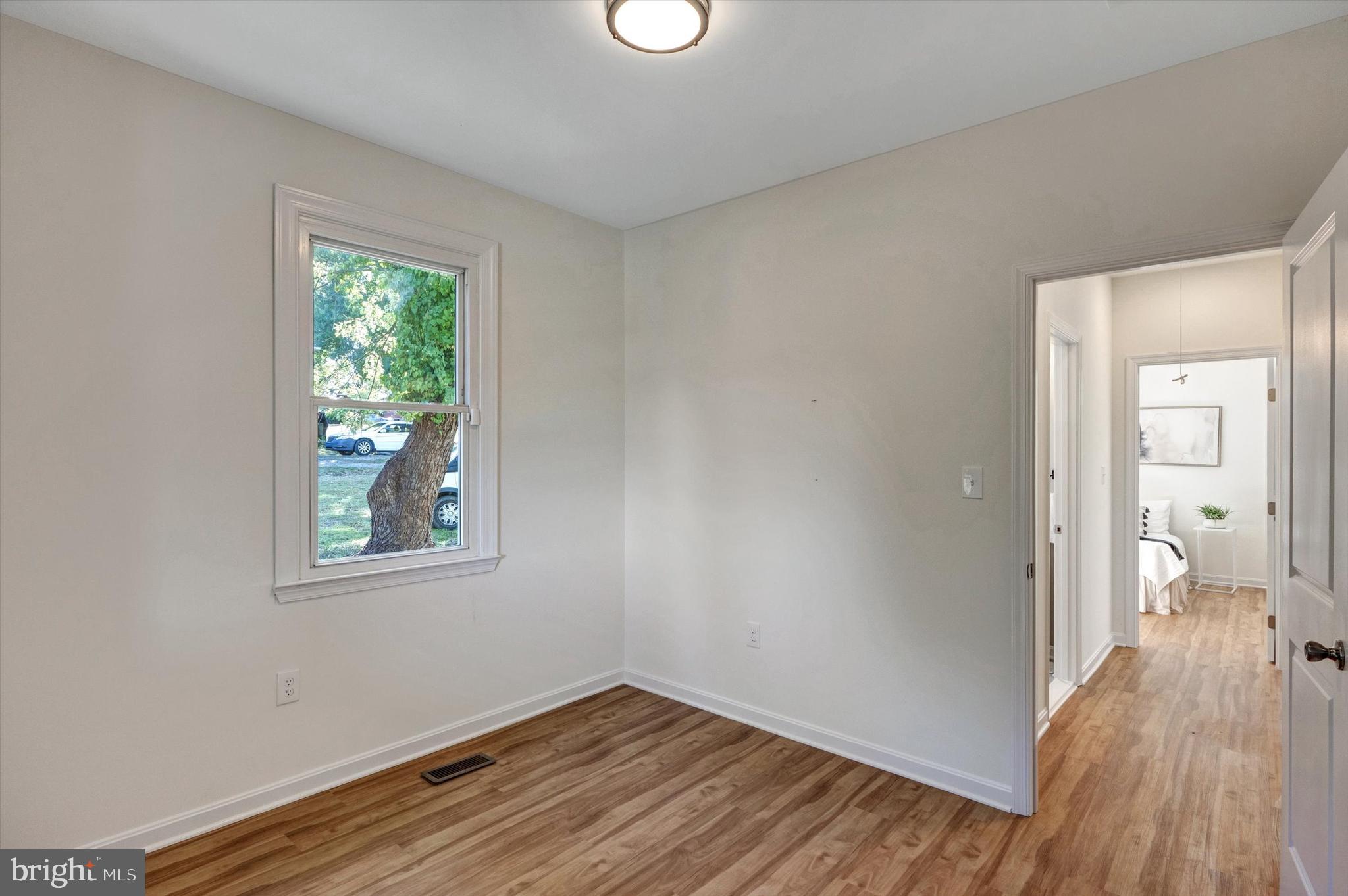 EAST SIDE - Residential