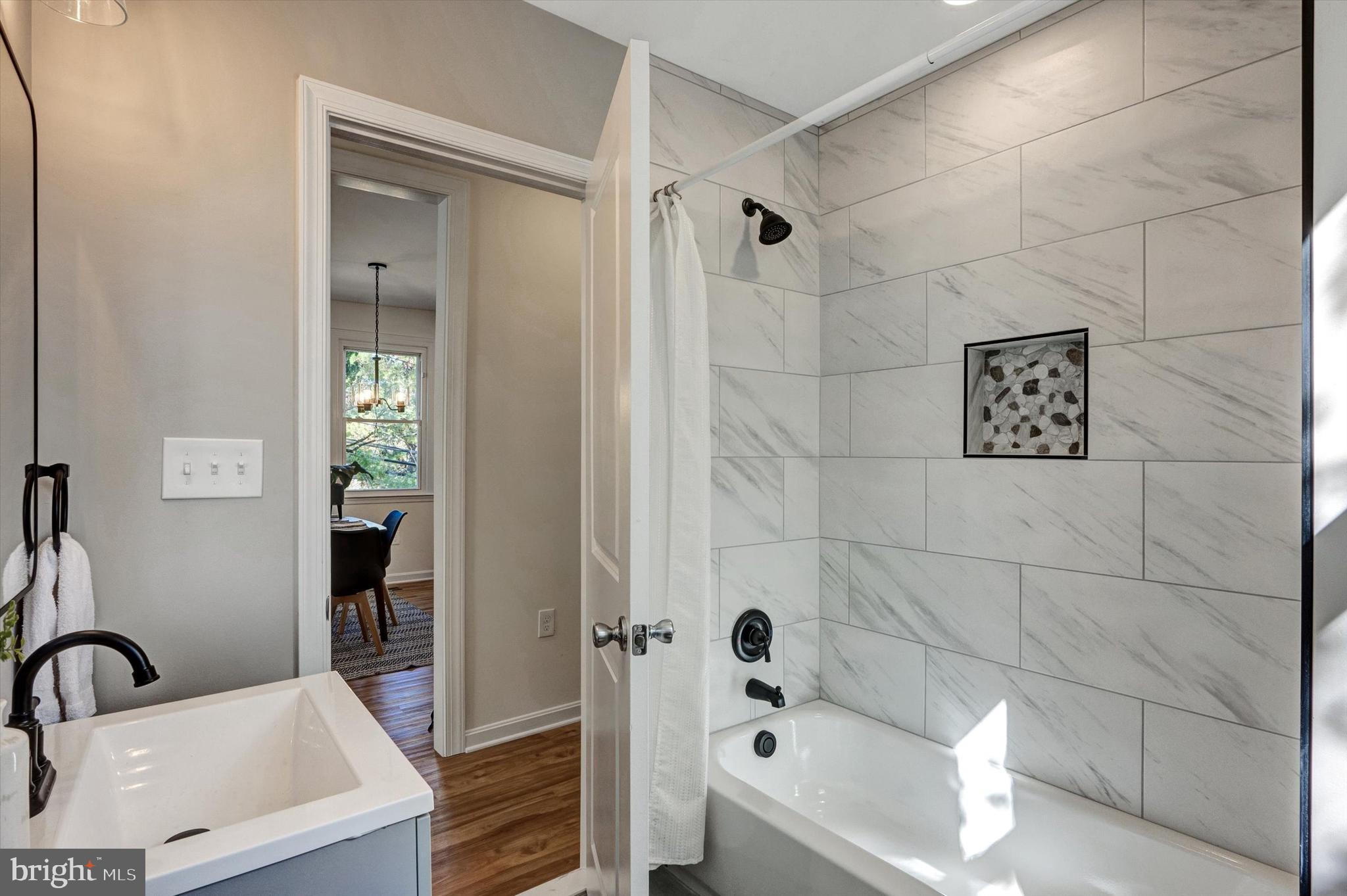 EAST SIDE - Residential