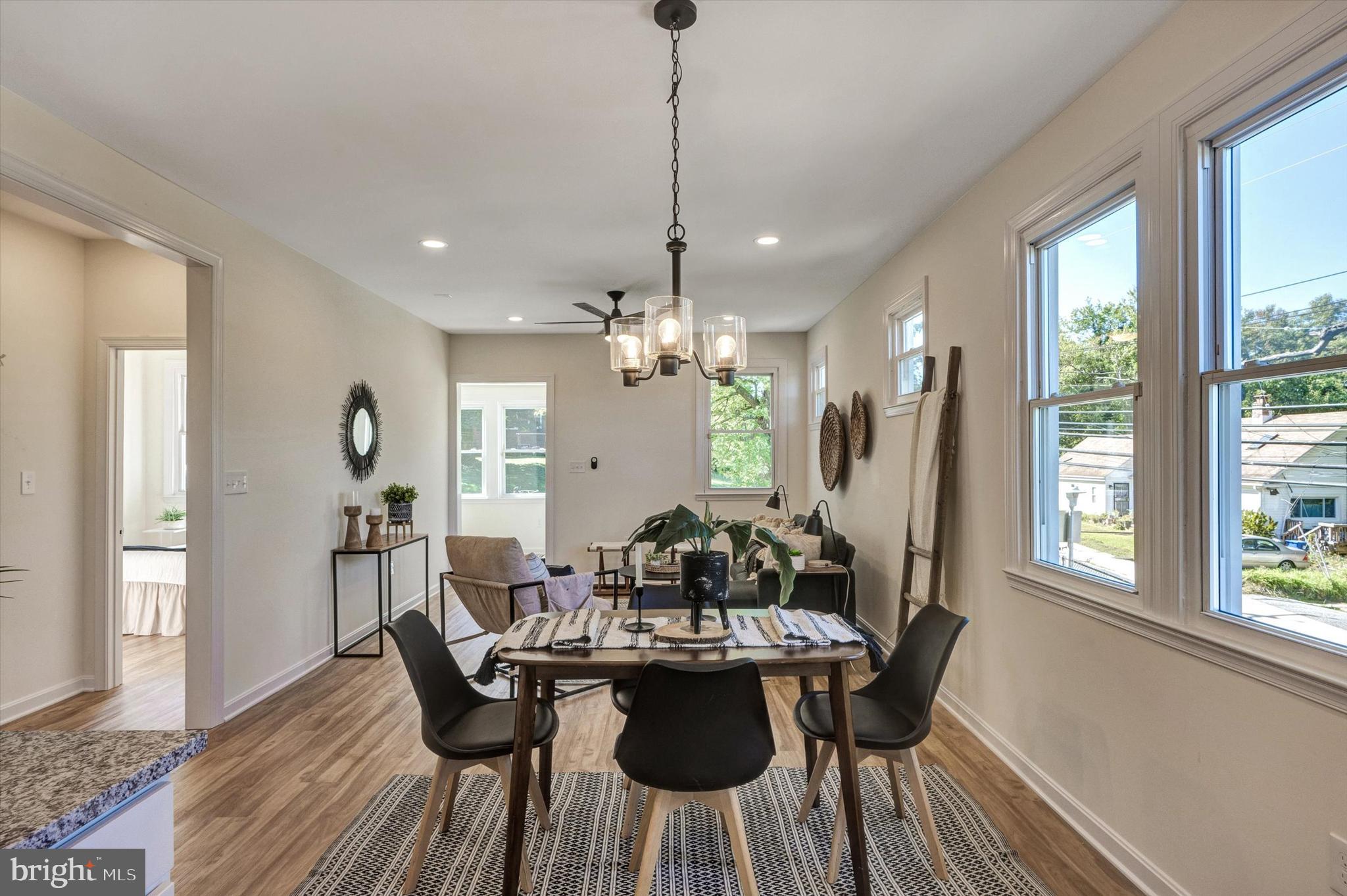 EAST SIDE - Residential