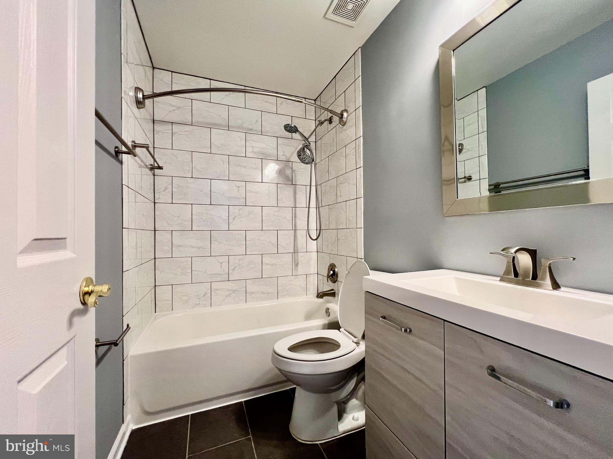 COMPTON VILLAGE - Residential