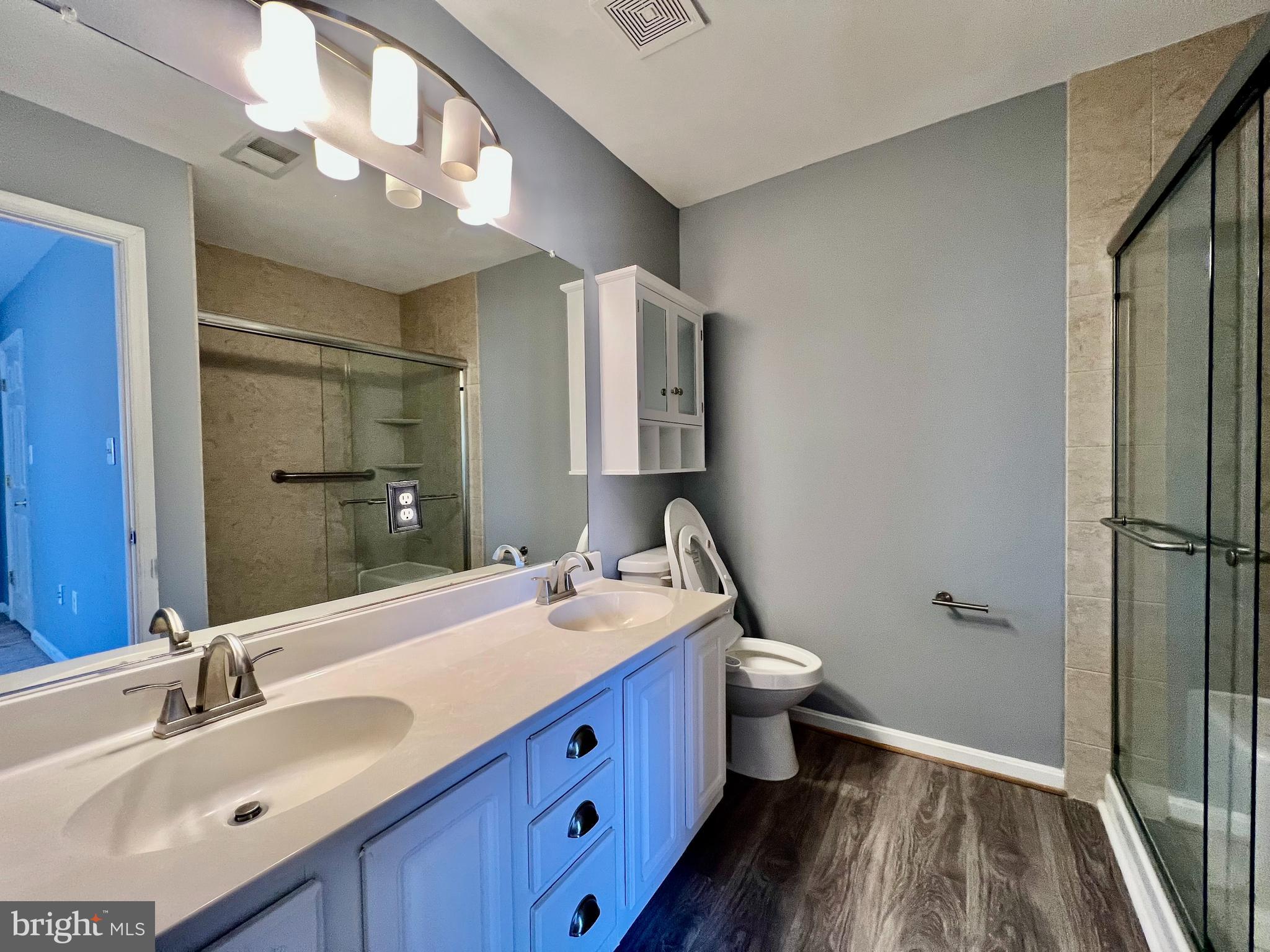 COMPTON VILLAGE - Residential