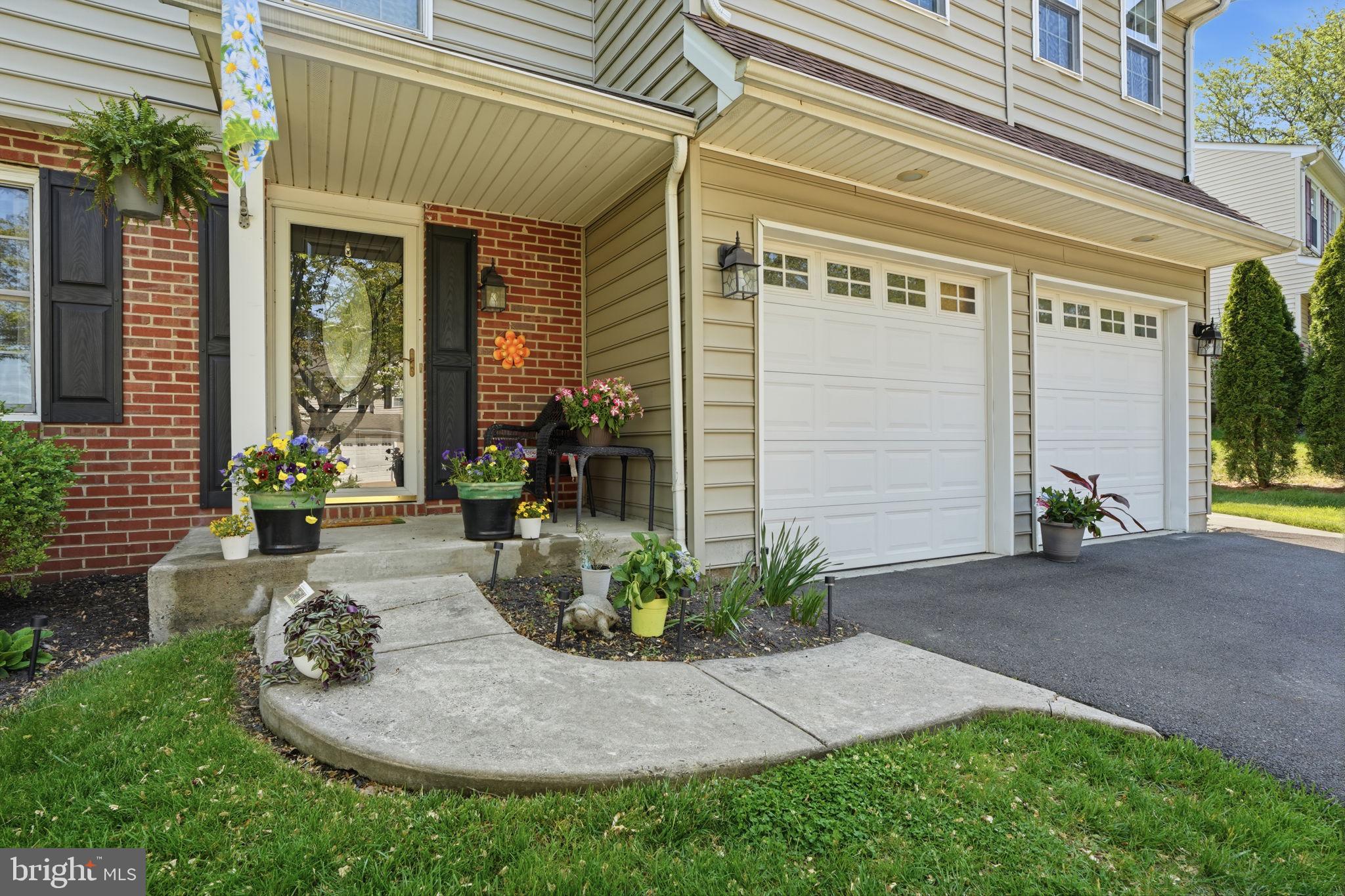 276 HAMPTON DRIVE