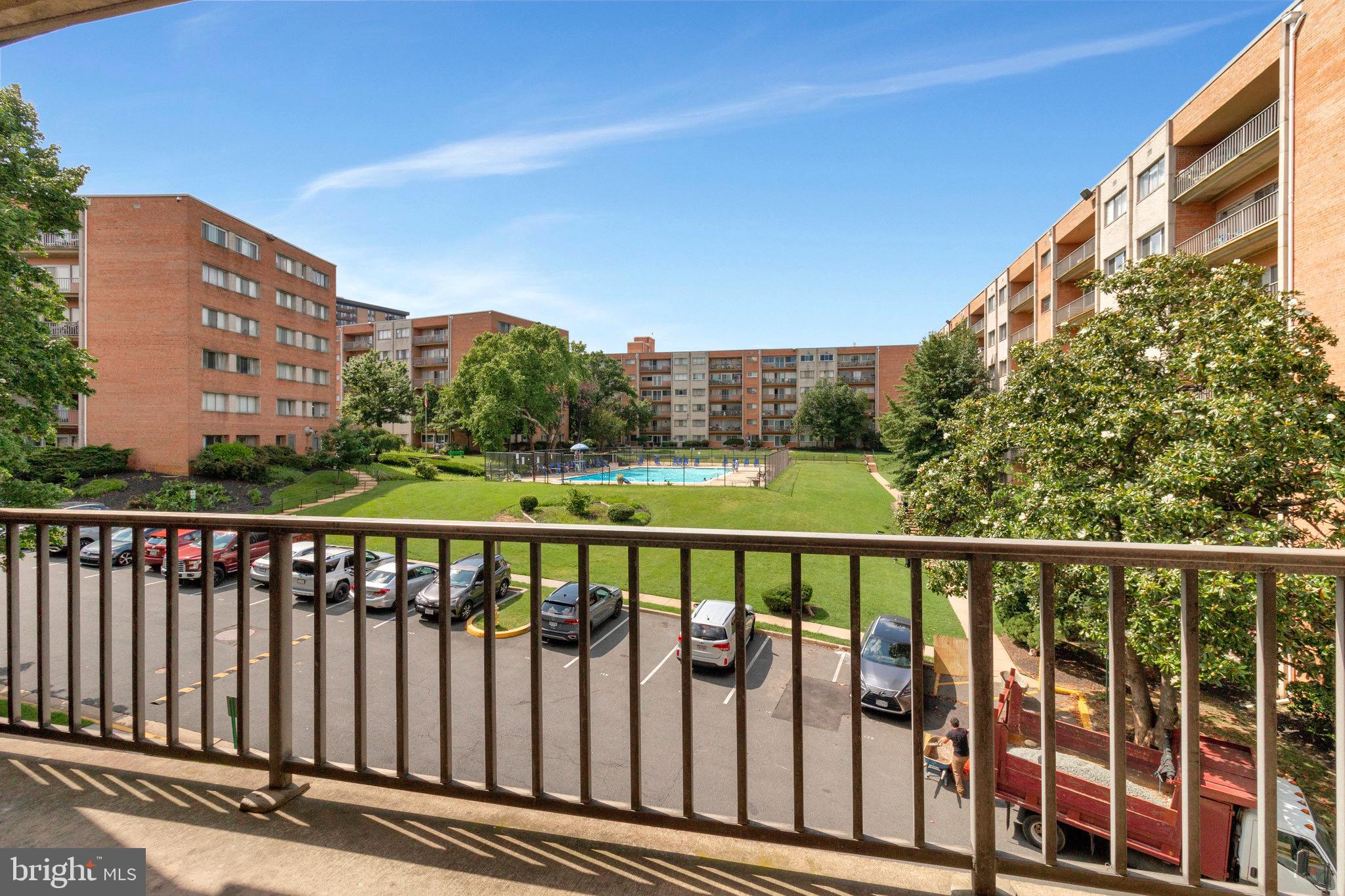 THE SEASONS - Residential