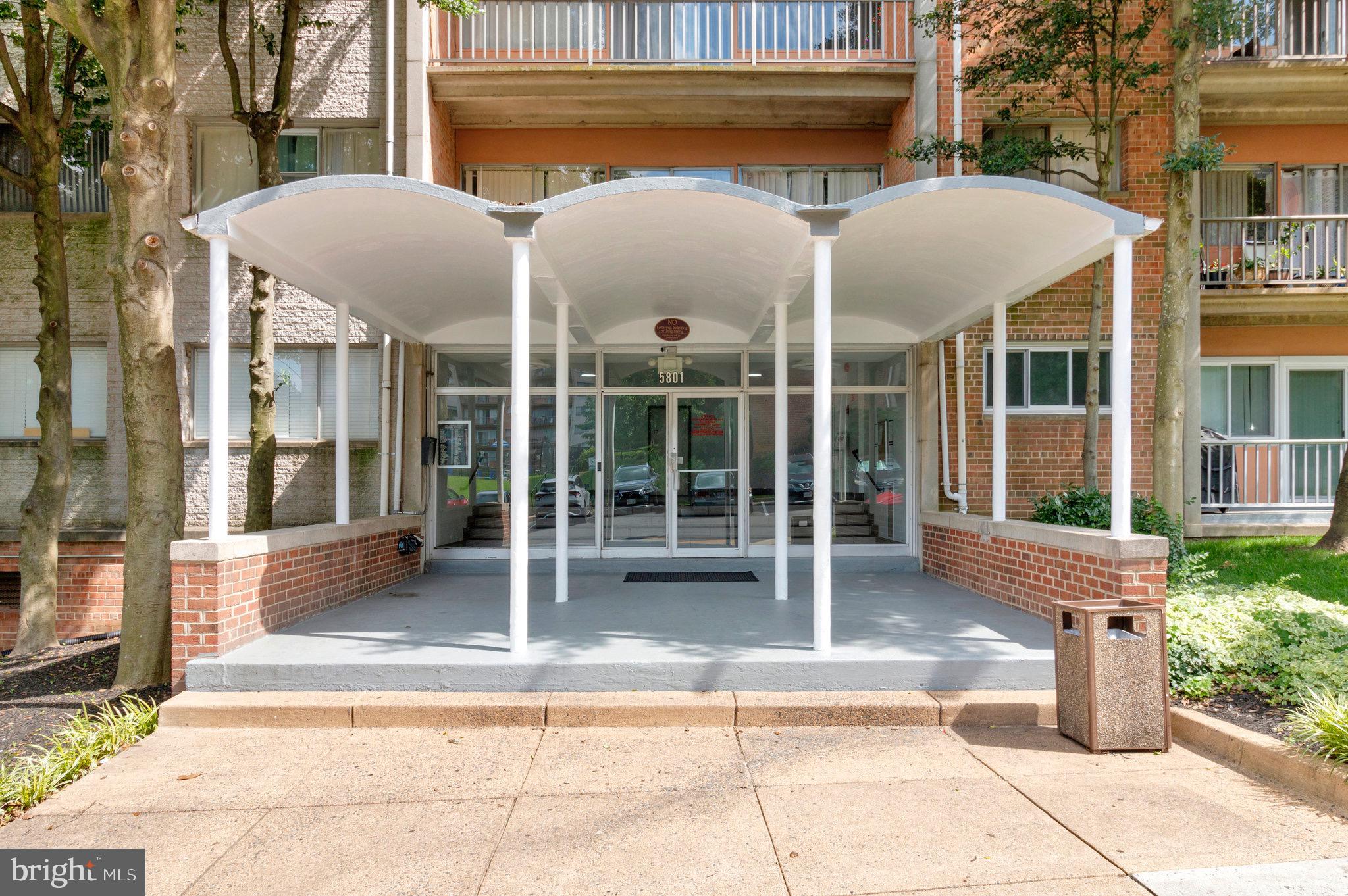 THE SEASONS - Residential