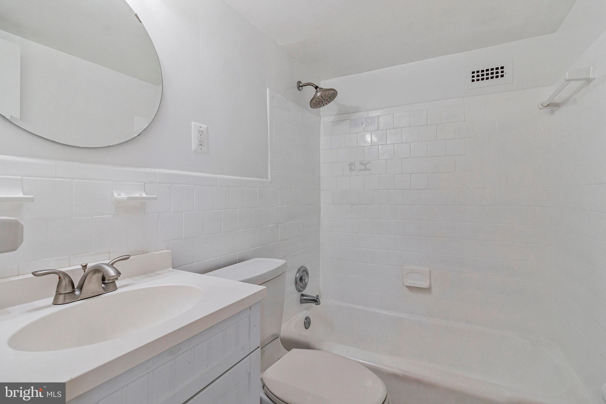 THE SEASONS - Residential