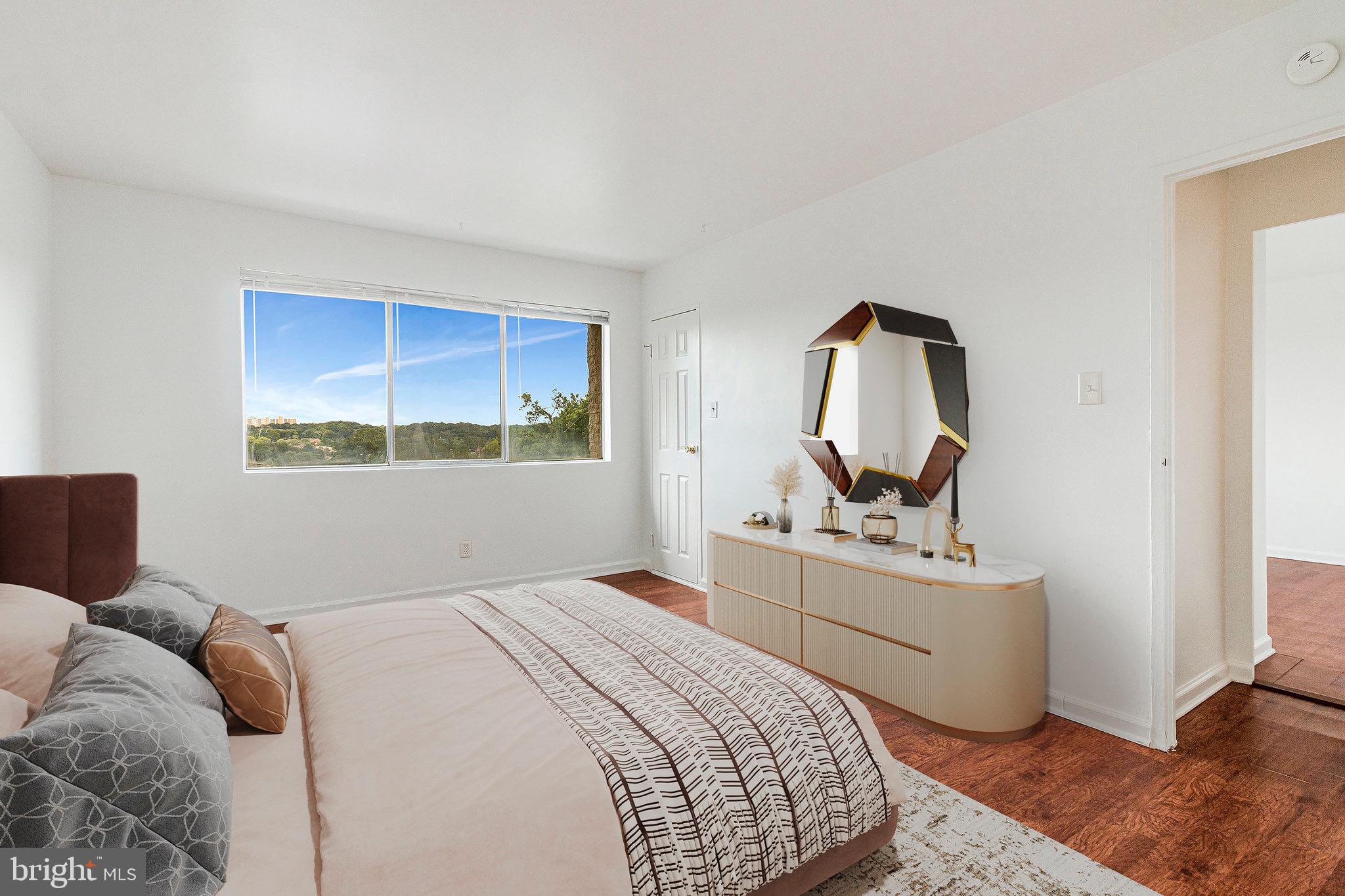 THE SEASONS - Residential