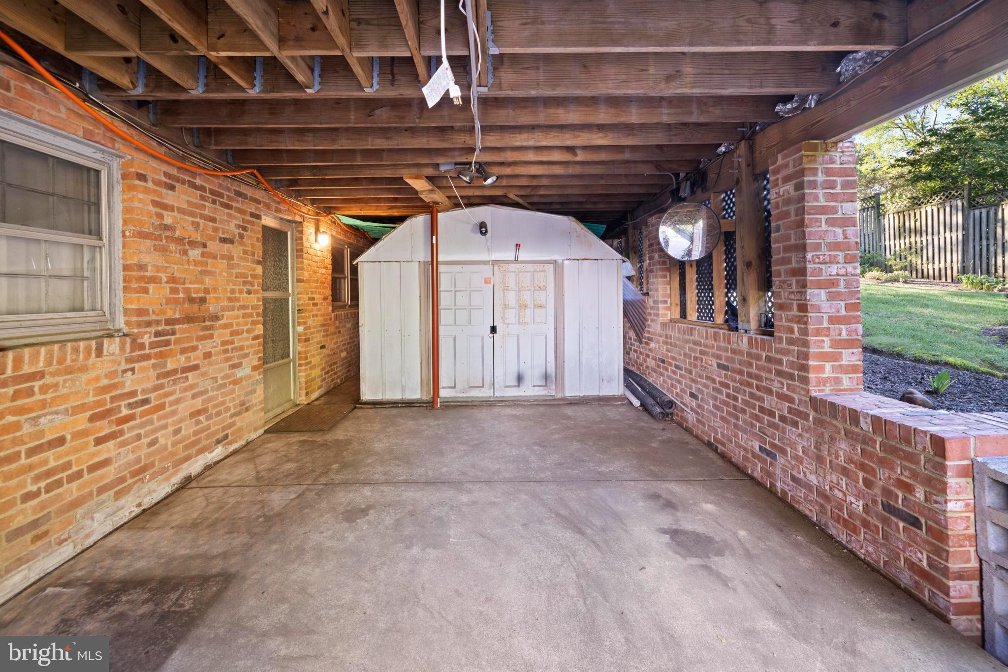 GOLF CLUB MANOR - Residential