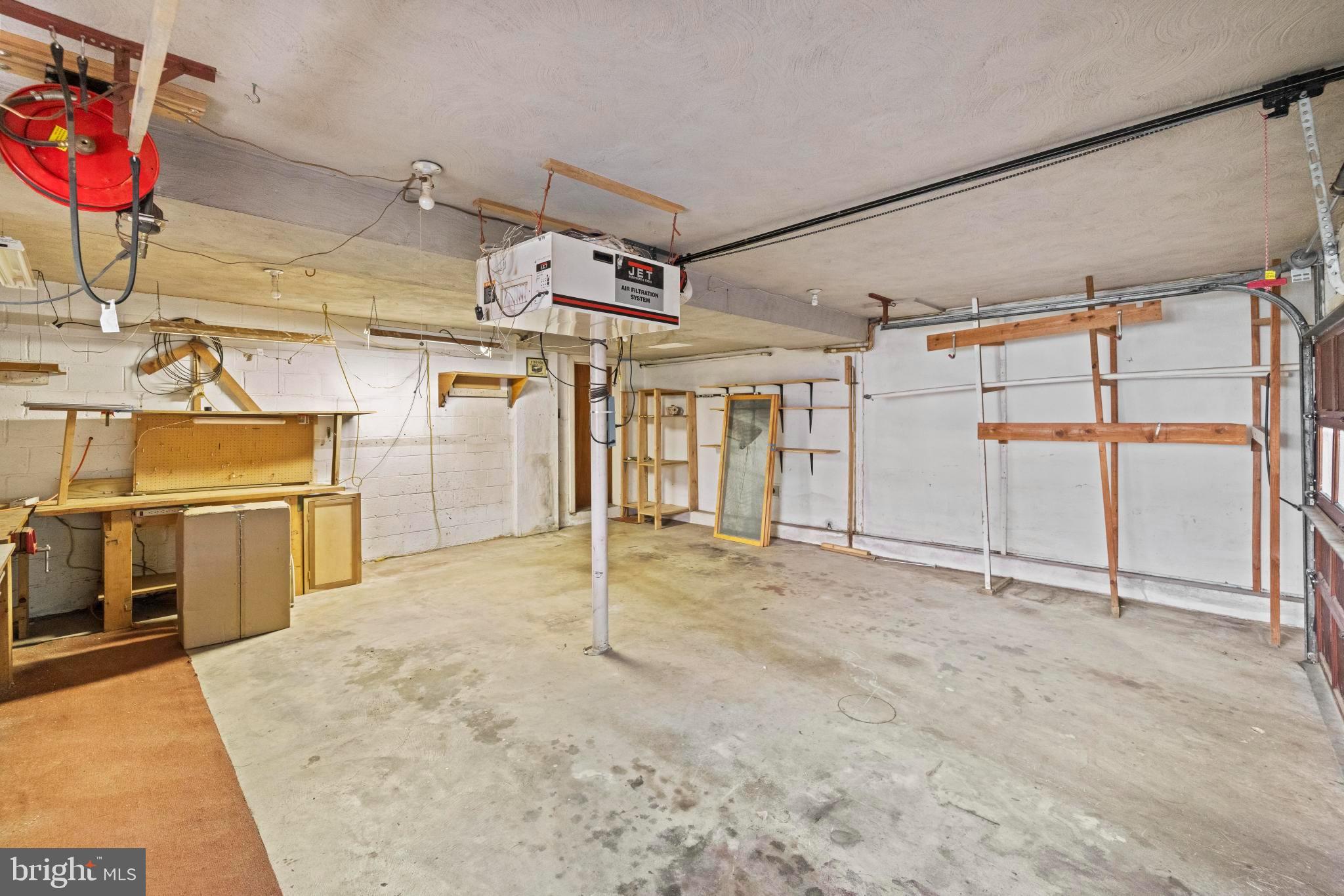 GOLF CLUB MANOR - Residential