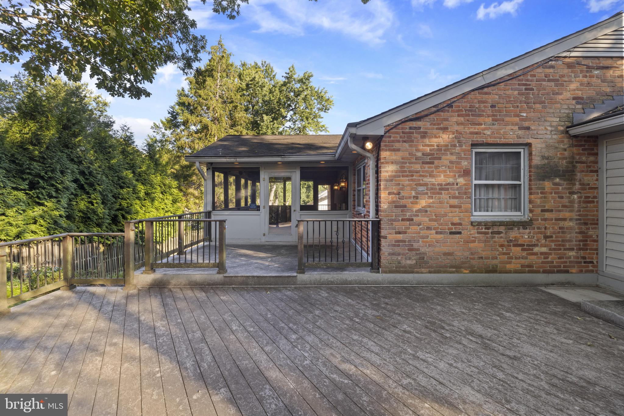 GOLF CLUB MANOR - Residential