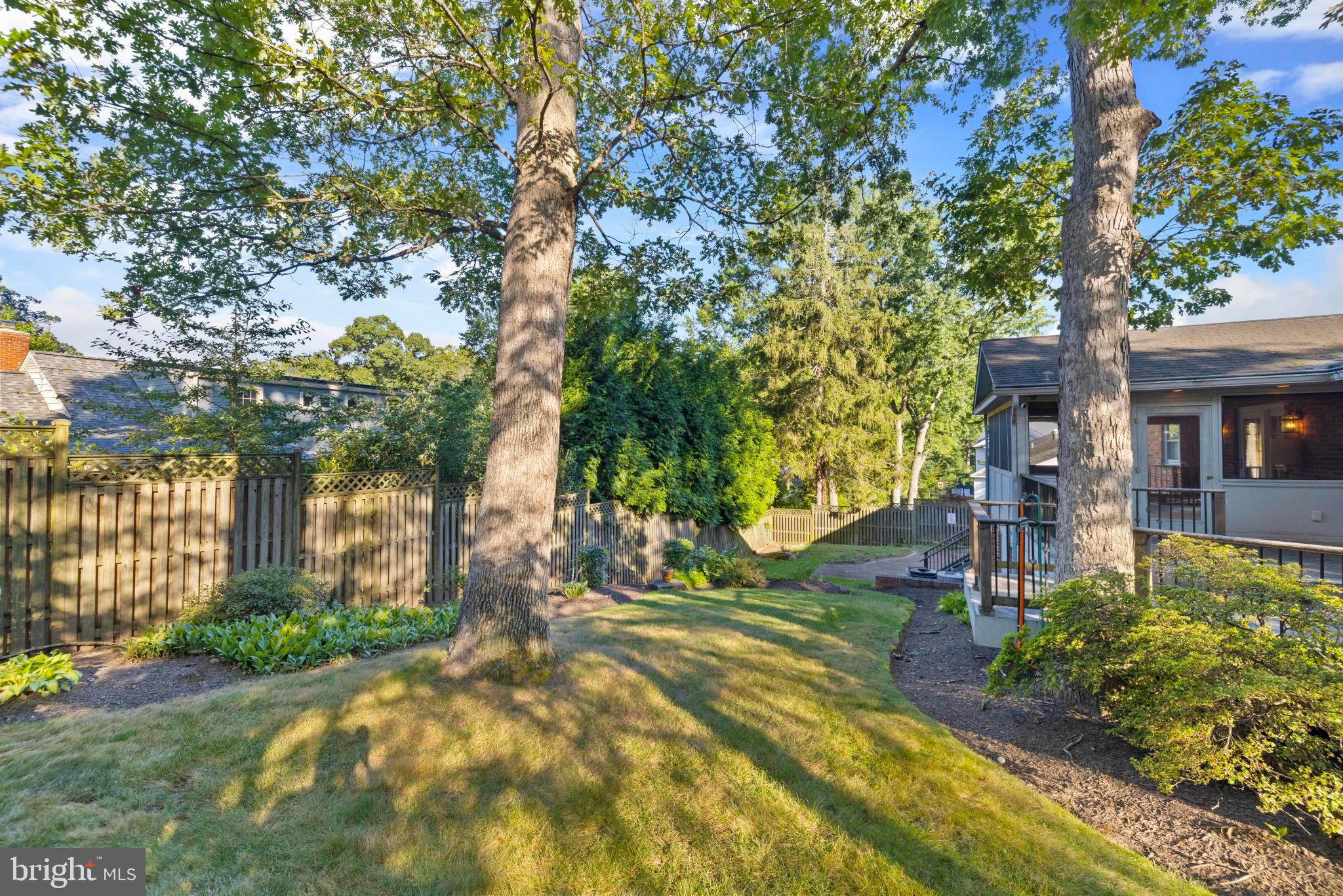 GOLF CLUB MANOR - Residential