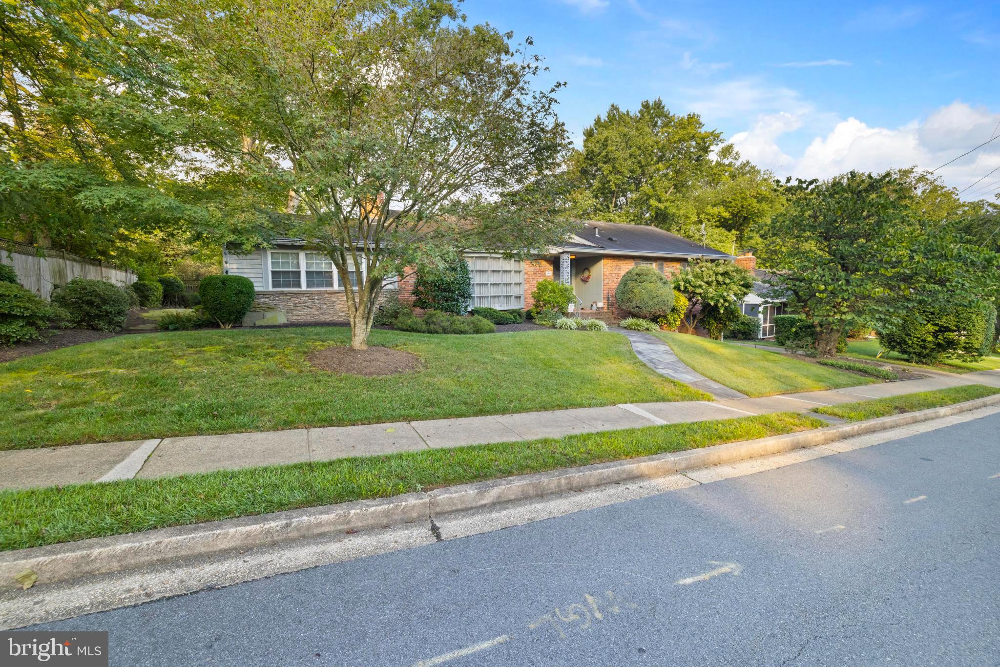 GOLF CLUB MANOR - Residential