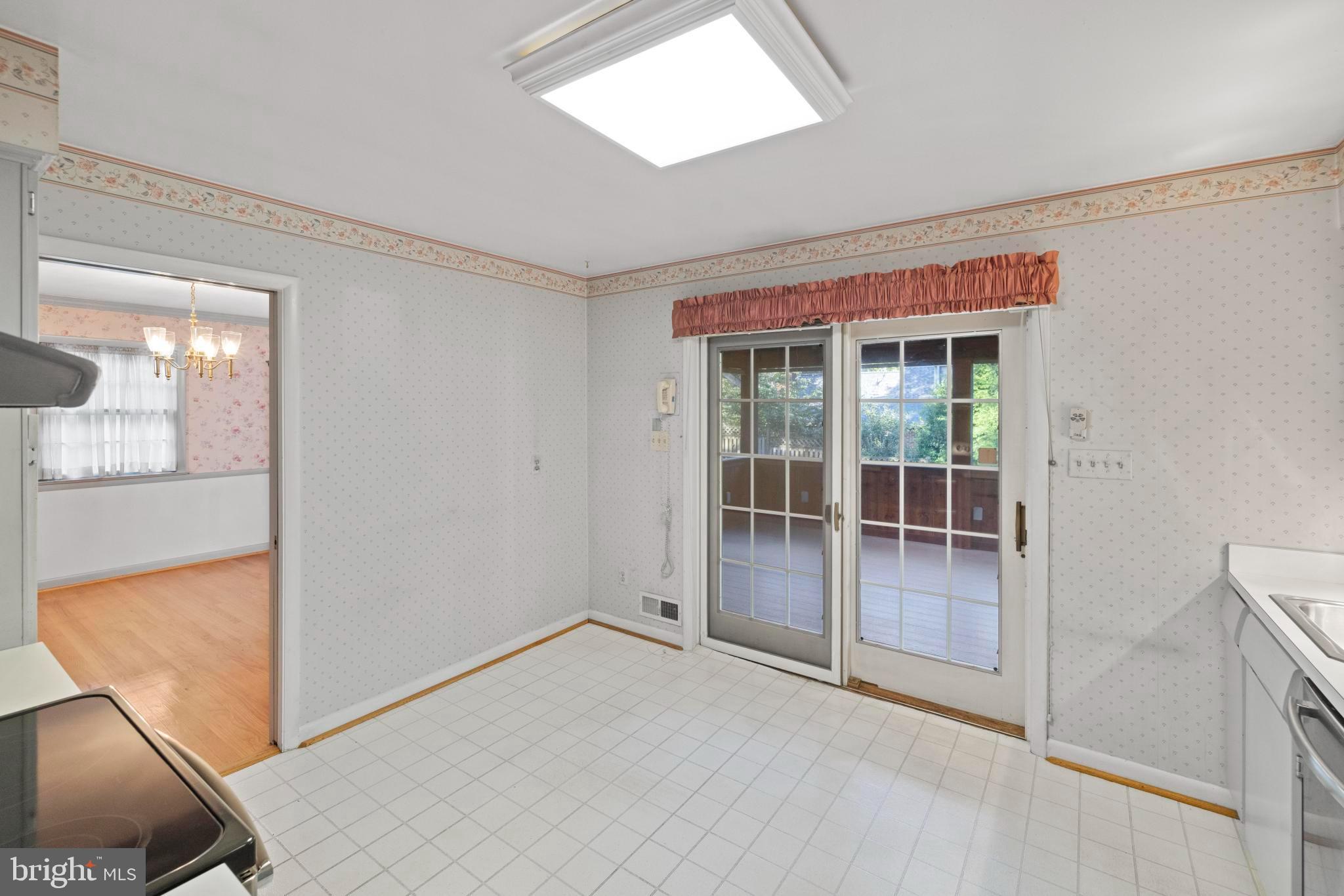 GOLF CLUB MANOR - Residential