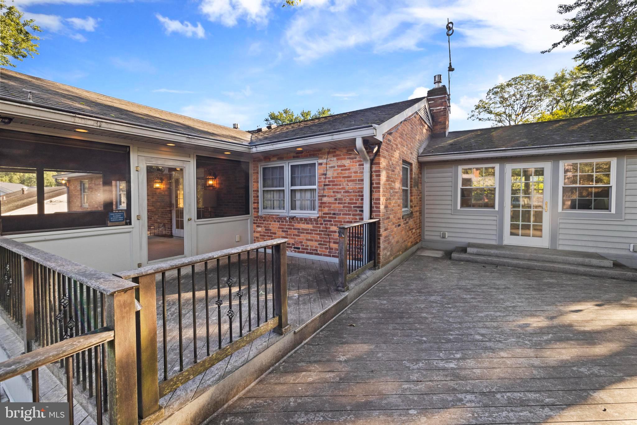 GOLF CLUB MANOR - Residential