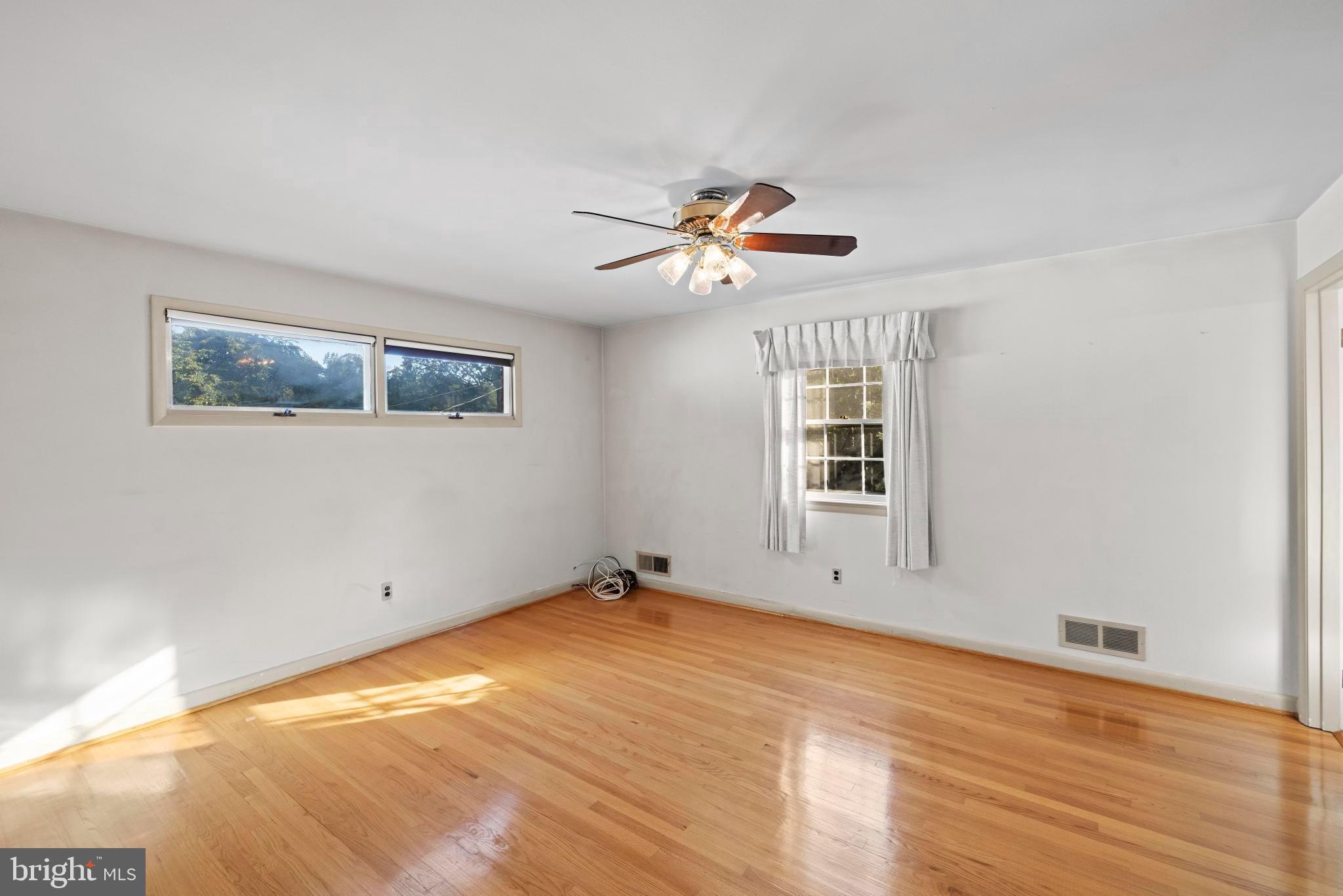 GOLF CLUB MANOR - Residential