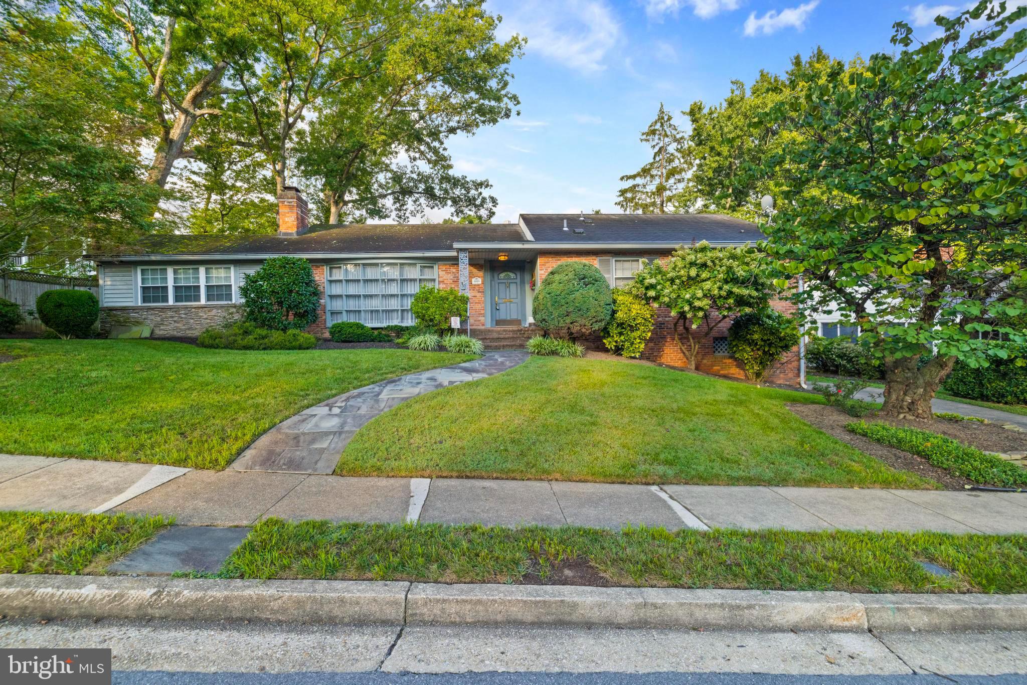 GOLF CLUB MANOR - Residential