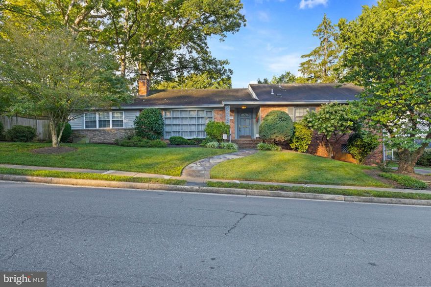 Here’s your opportunity to own a home in one of Arlington’s most prestigious neighborhoods.
Located in the exclusive northwestern section of Arlington, Golf Club Manor is a sought-after community known for its spacious, upscale single-family homes. This well-maintained home with great bones offers endless potential. With two spacious levels, 4 bedrooms, and 3 full bathrooms, the 2,837 sq ft layout provides plenty of room to update and make it your own. Whether you choose to renovate and modernize the existing home or take full advantage of the expansive 10,129 sq ft lot to build your dream home from the ground up, this property offers incredible flexibility —all in one of the most  most coveted locations