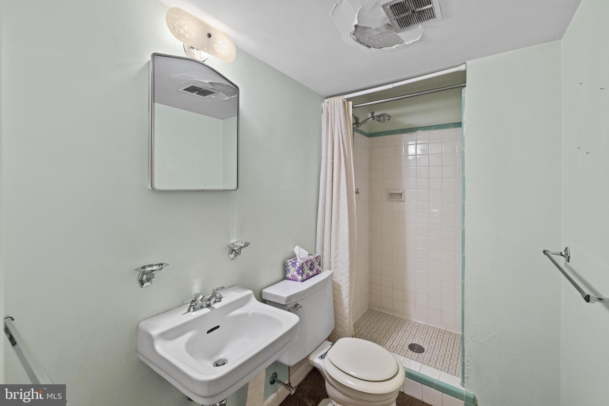 GOLF CLUB MANOR - Residential