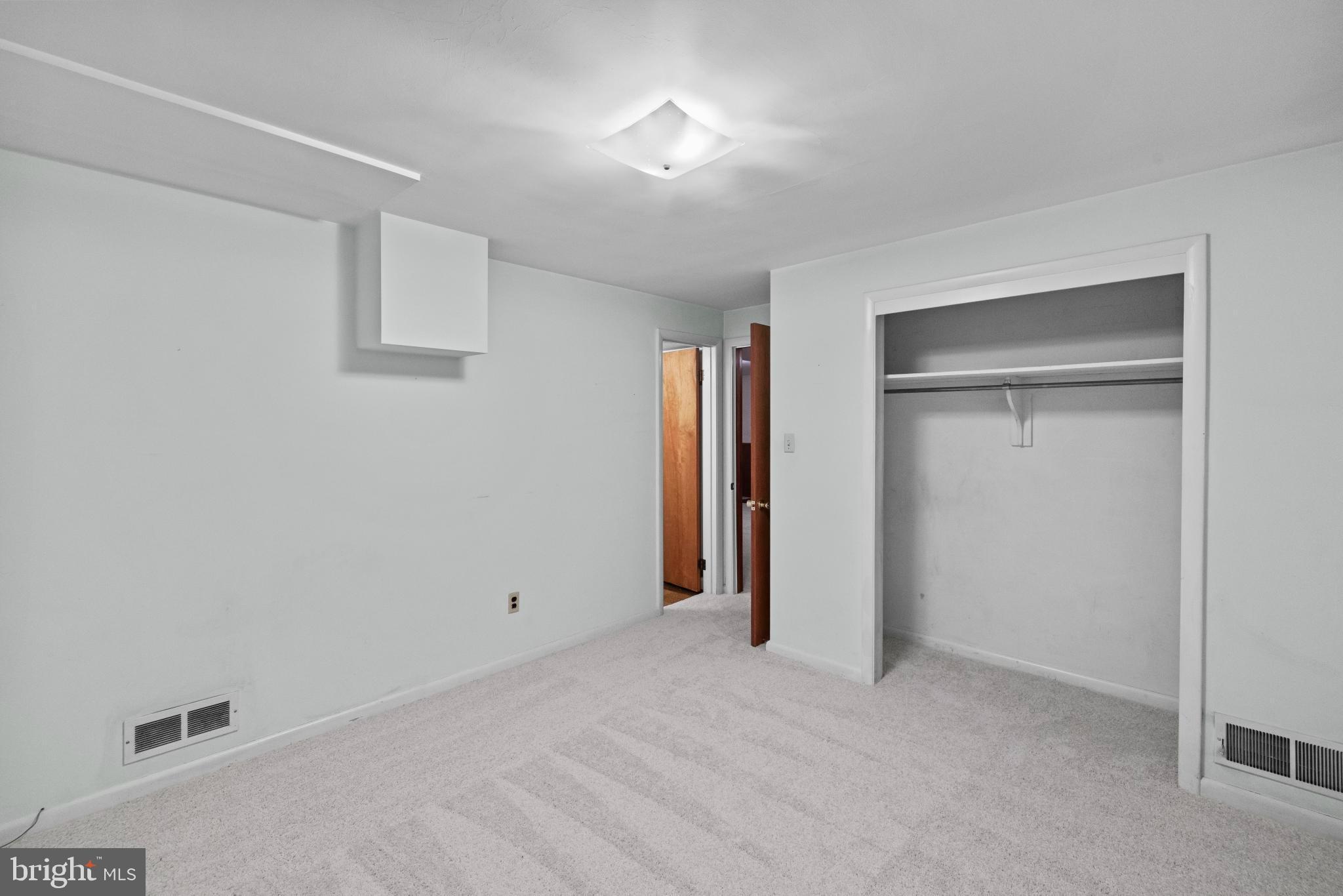 GOLF CLUB MANOR - Residential