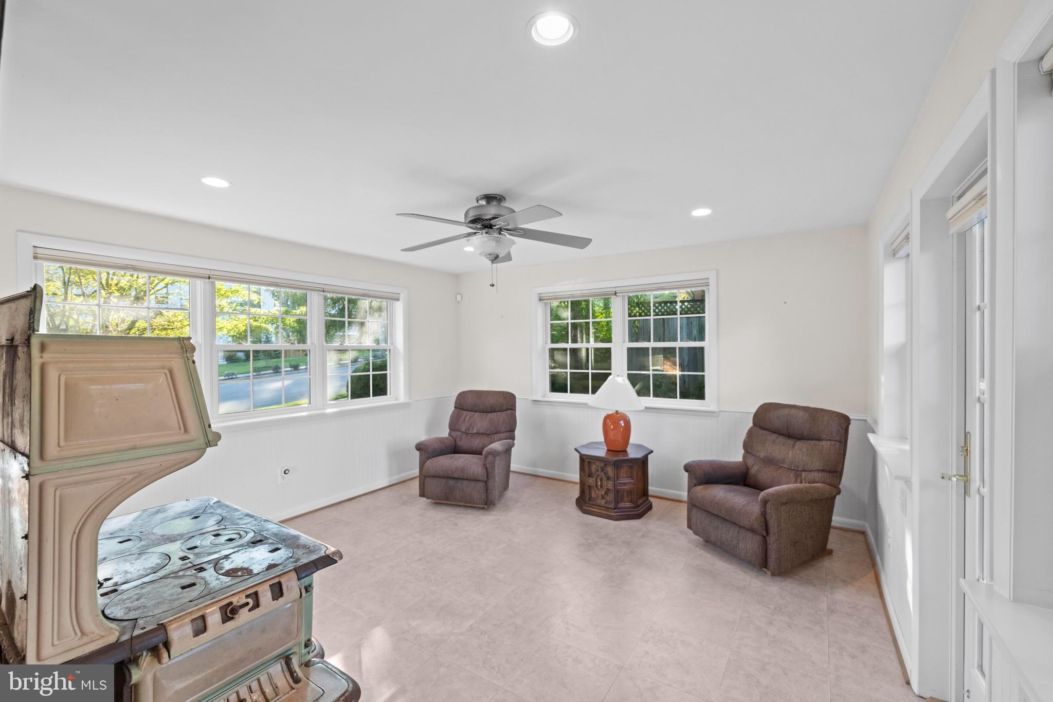 GOLF CLUB MANOR - Residential