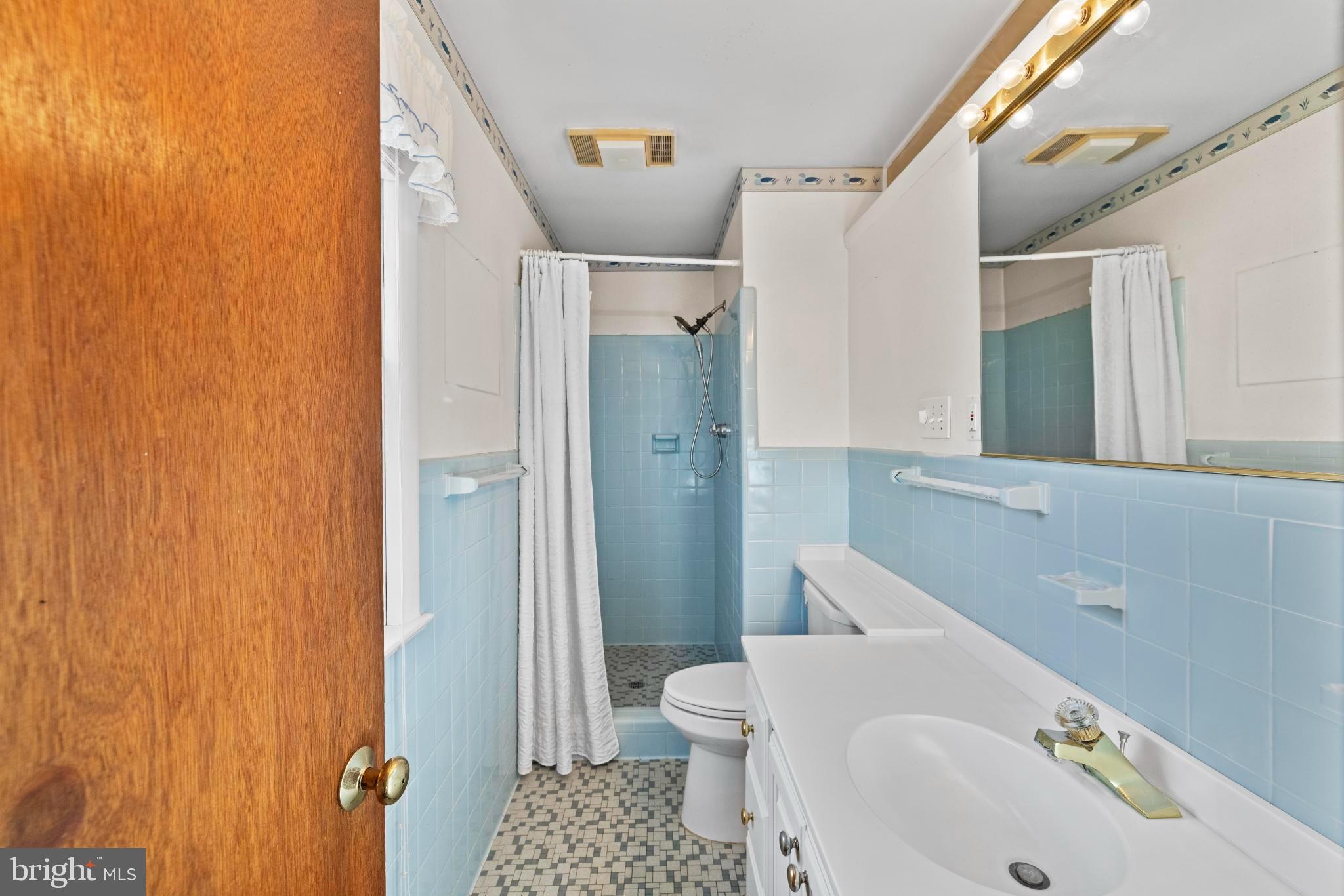 GOLF CLUB MANOR - Residential