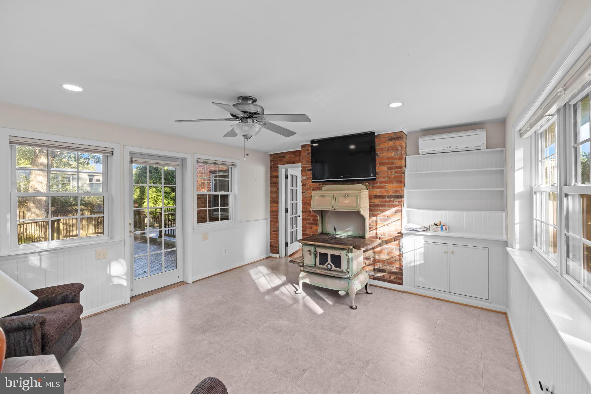 GOLF CLUB MANOR - Residential