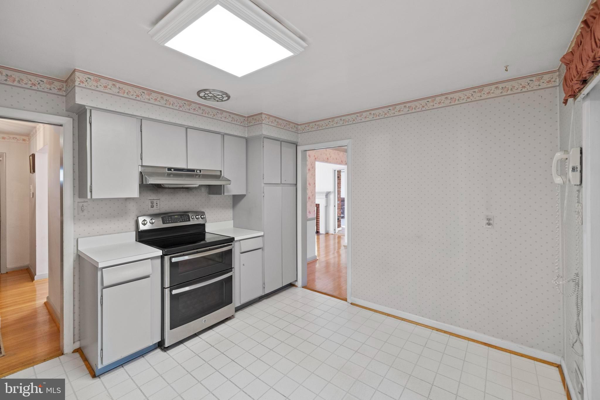 GOLF CLUB MANOR - Residential