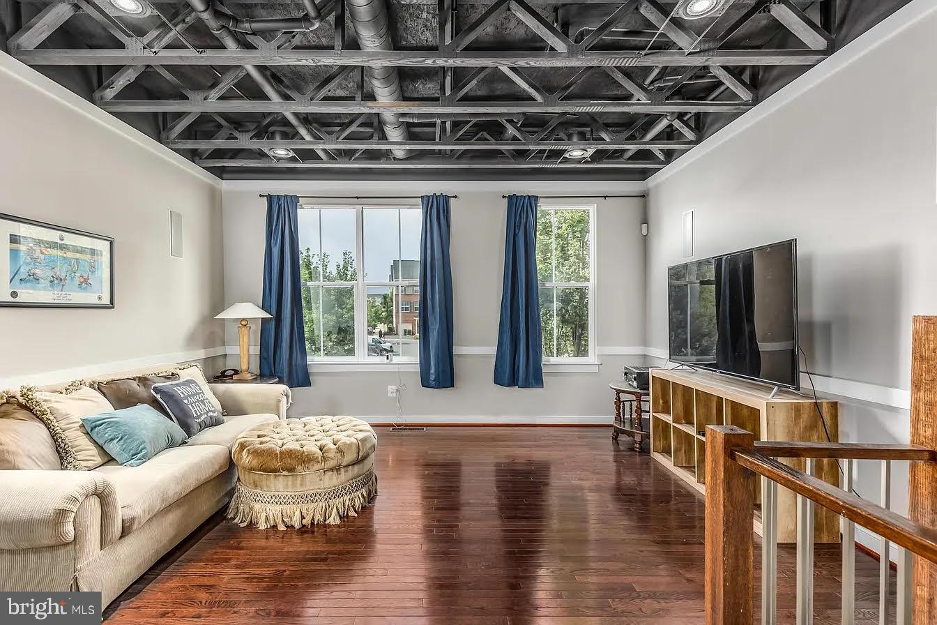 WOODSTREAM - Residential Lease