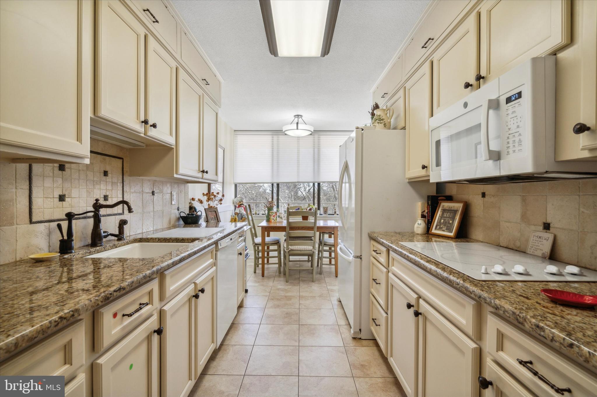 BRIAR HOUSE - Residential