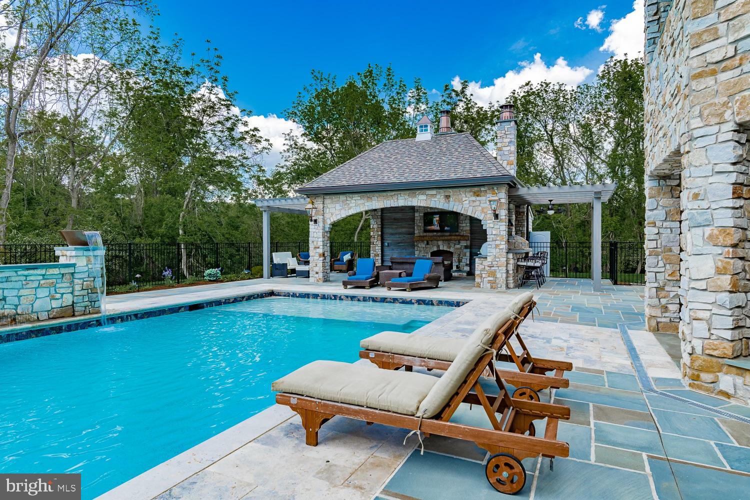 HIGHGROVE - Residential