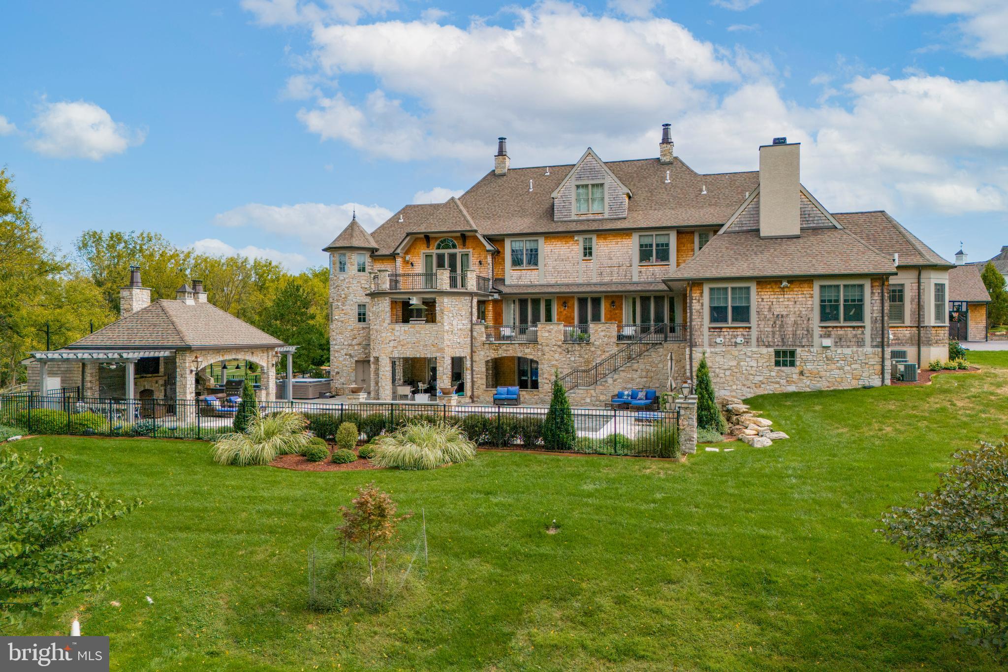 HIGHGROVE - Residential