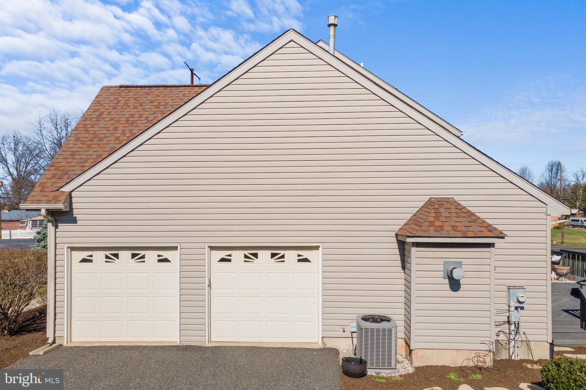 FRANCONIA HUNT - Residential