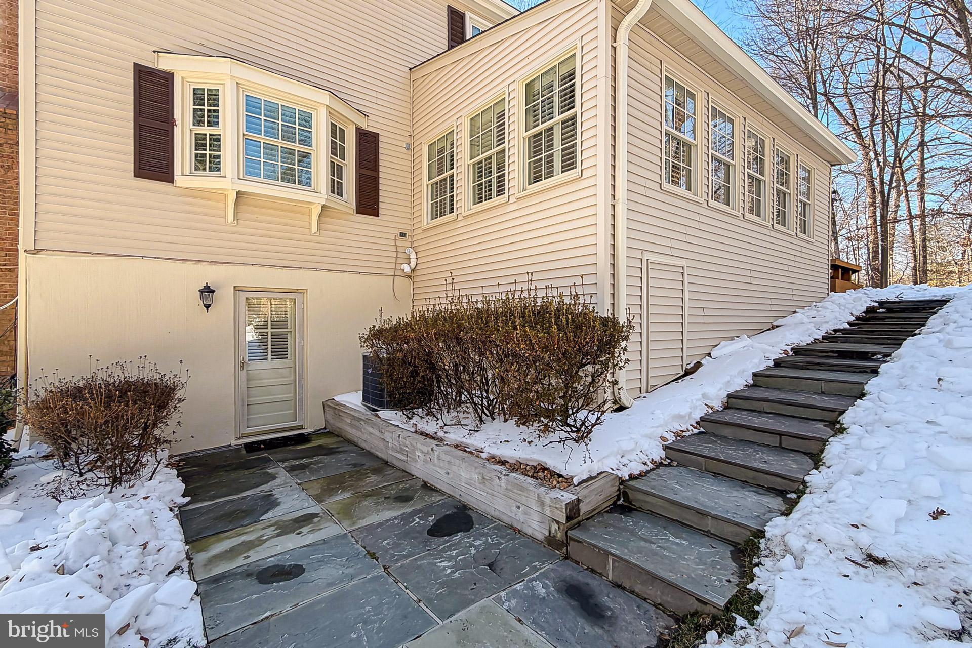 FAIRFAX STATION - Residential