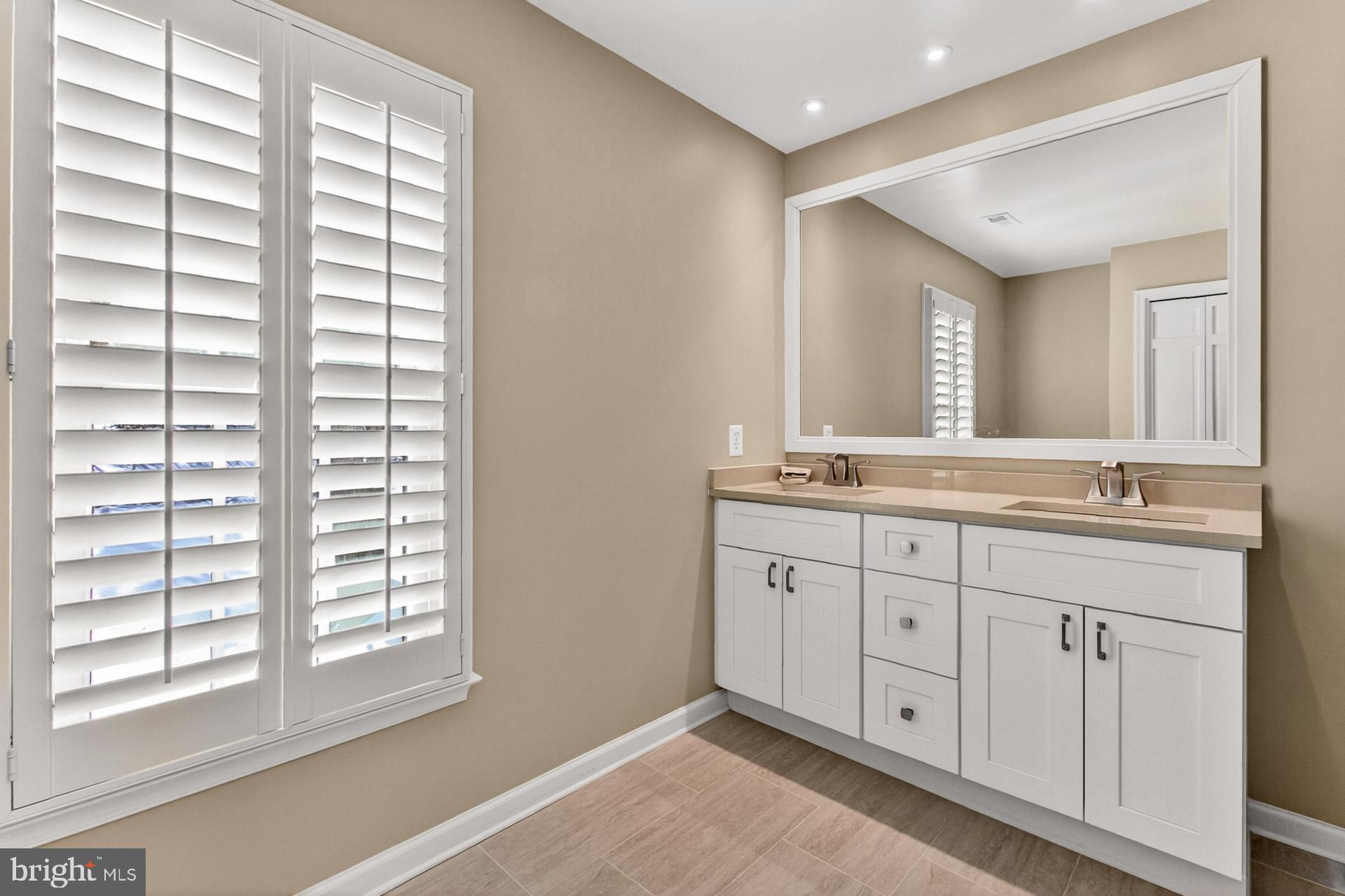 FAIRFAX STATION - Residential