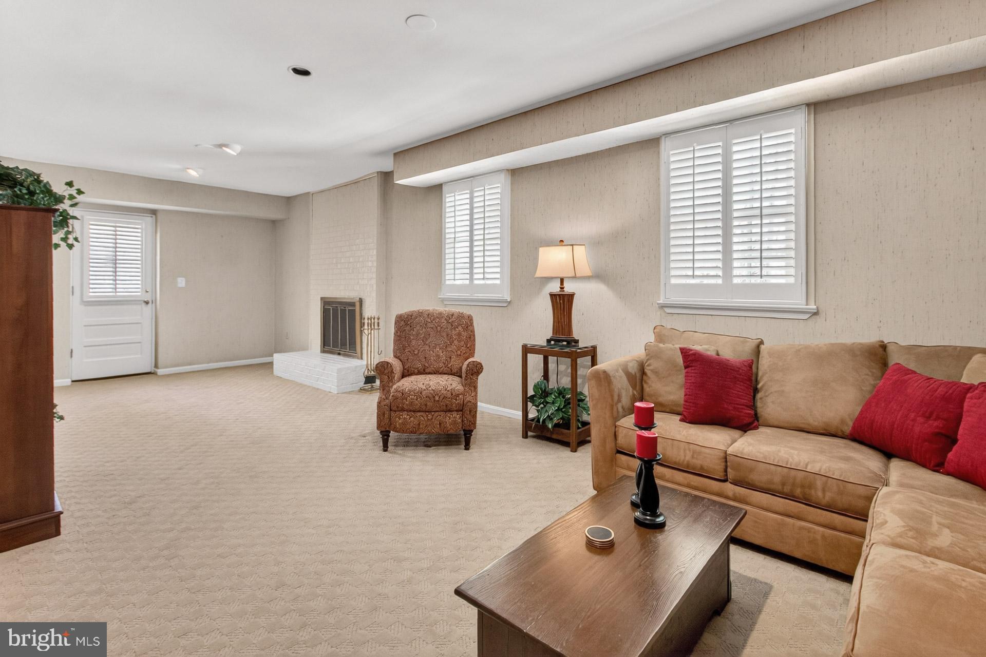 FAIRFAX STATION - Residential