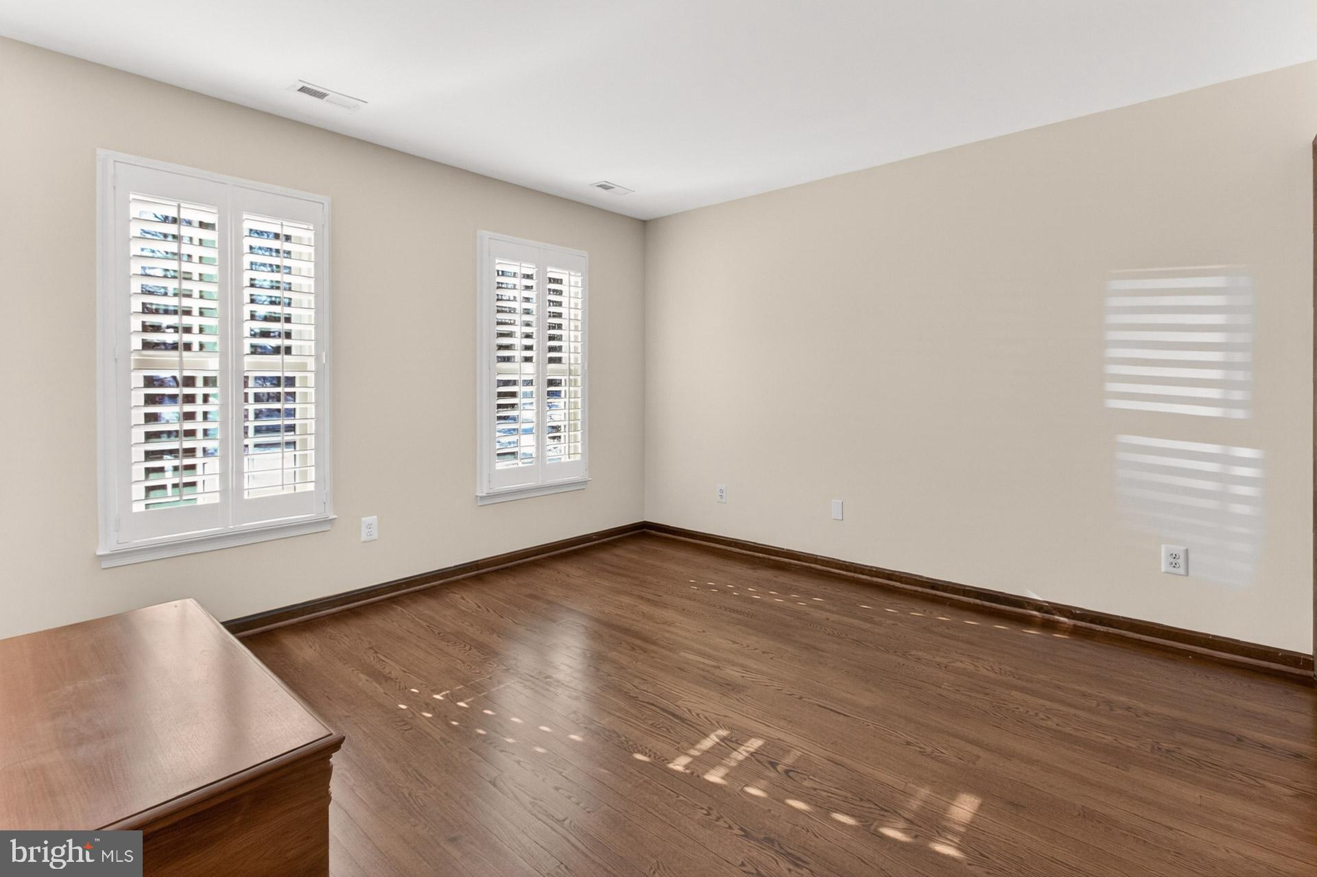 FAIRFAX STATION - Residential