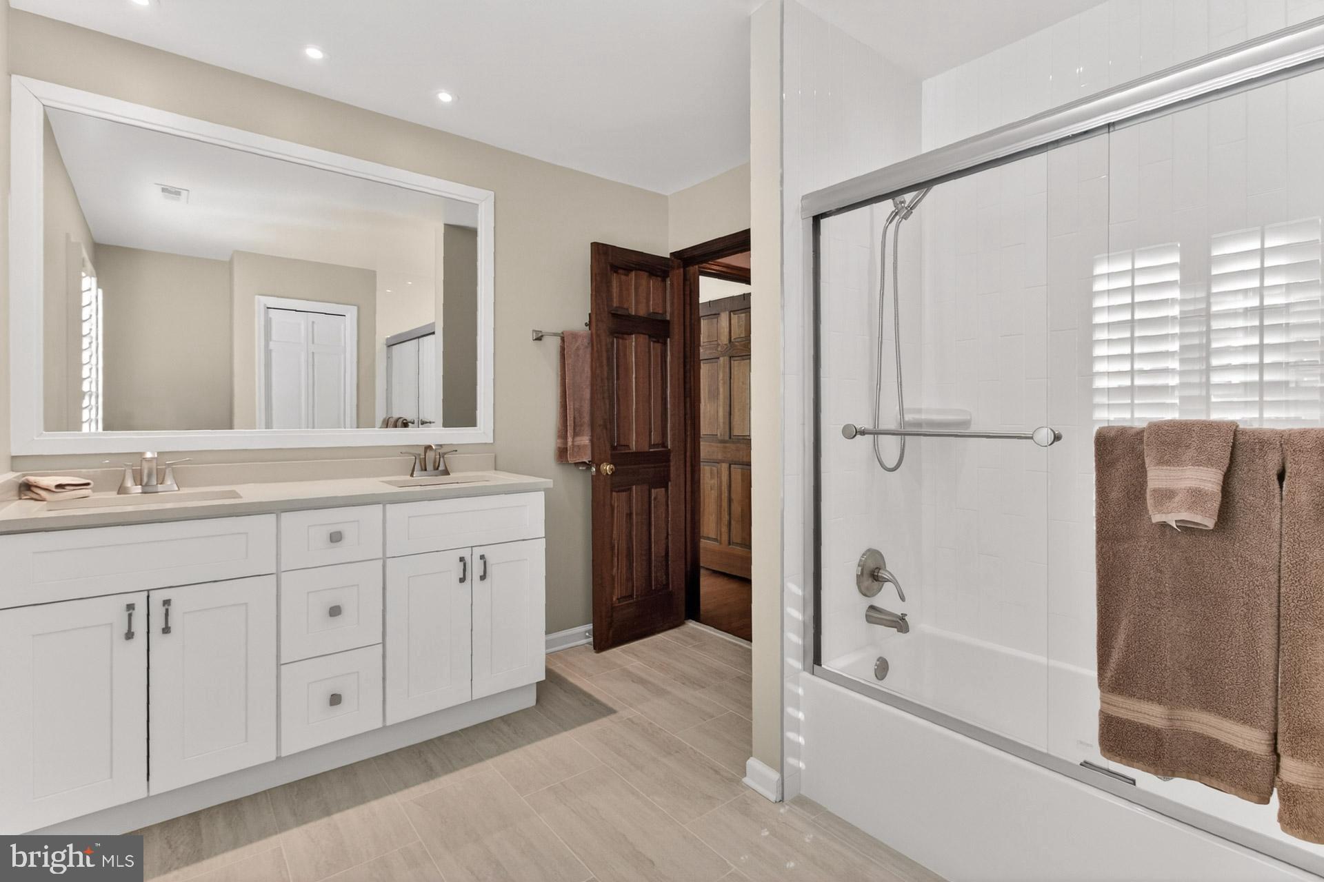 FAIRFAX STATION - Residential