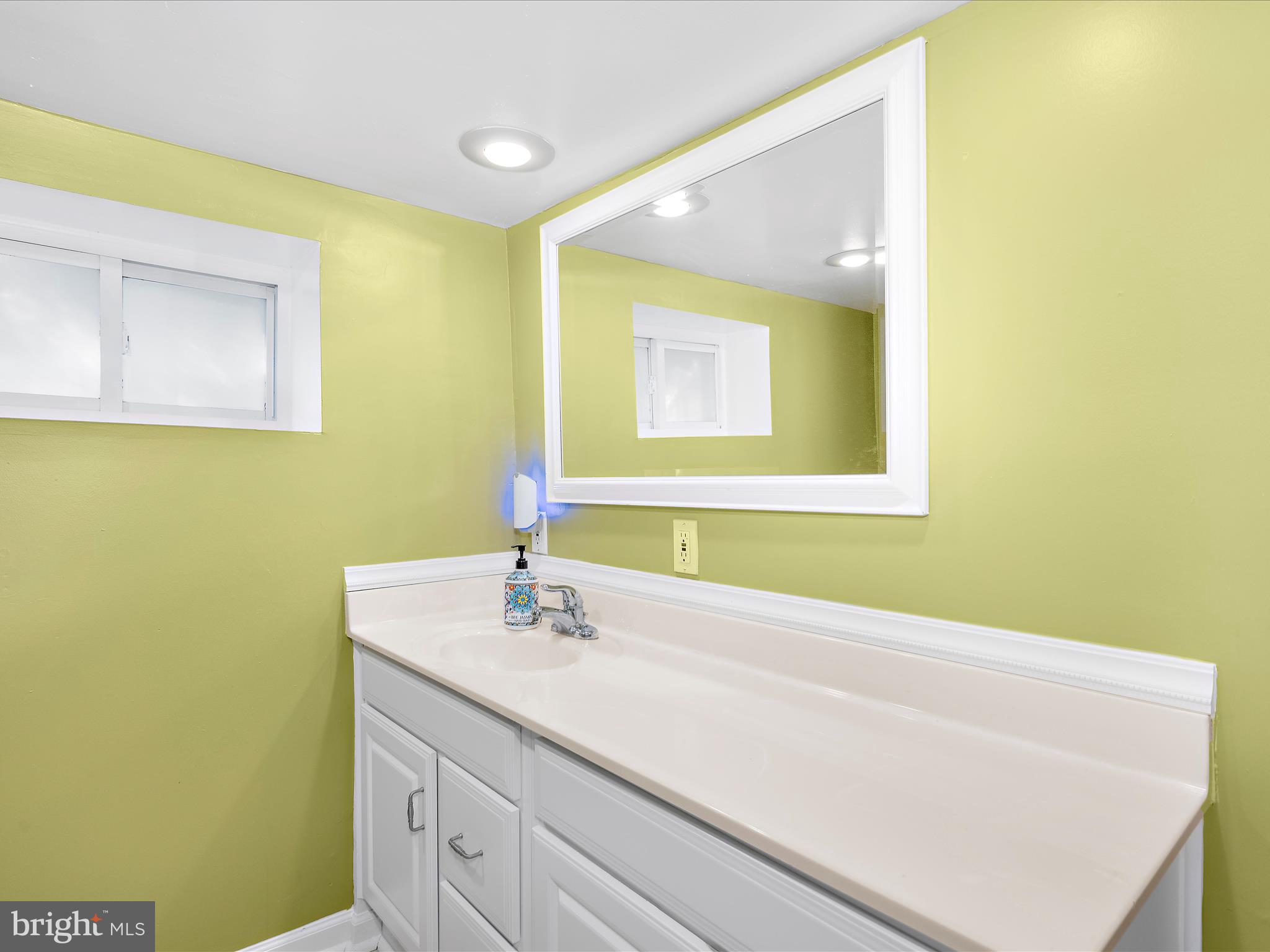 SPARROWS POINT MANOR - Residential