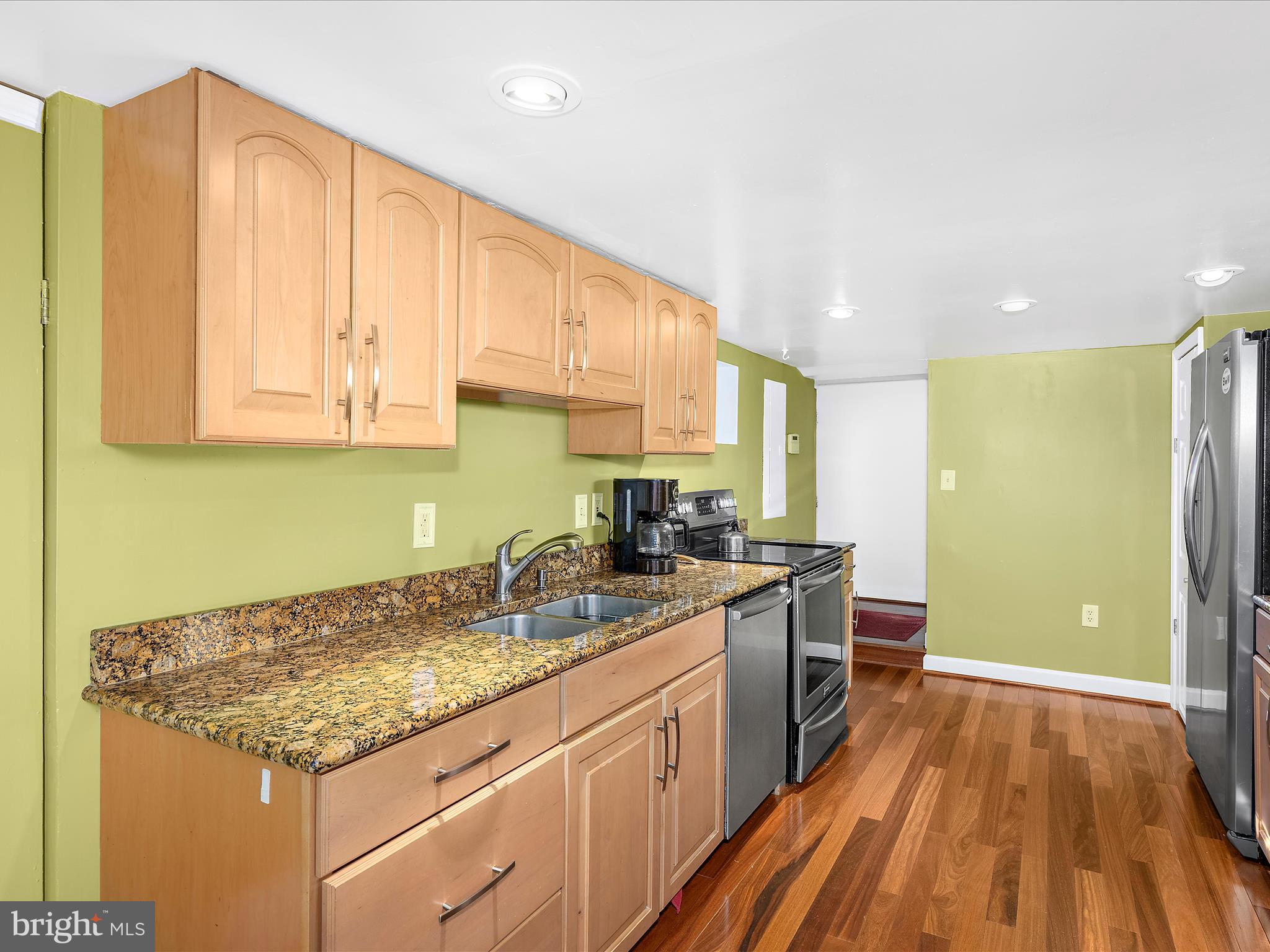 SPARROWS POINT MANOR - Residential