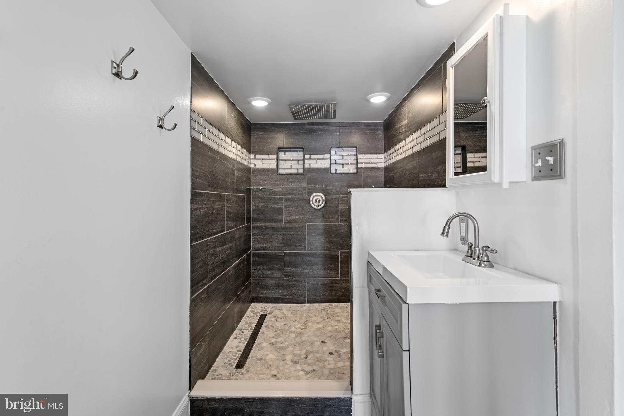 CHARLES TOWN - Residential